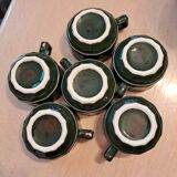 Tasses et sous tasses à café vertes et or