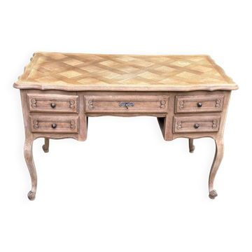 Flat desk in light oak with Versailles marquetry, Louis XV, signed Pa.