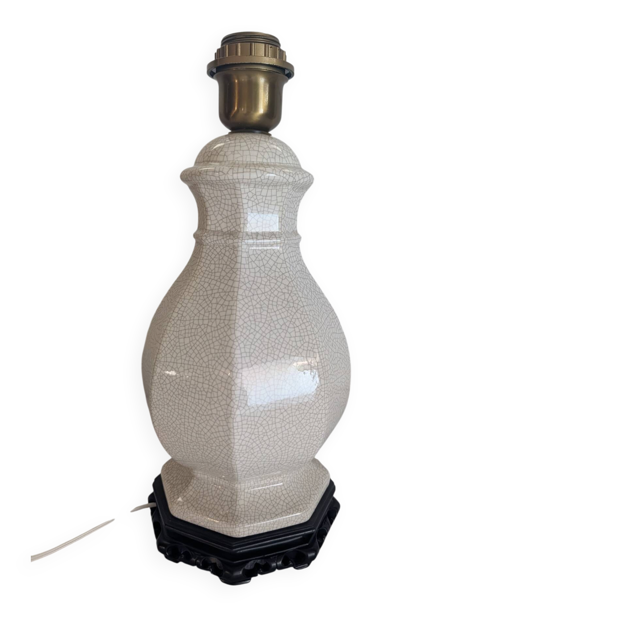 Cracked ceramic lamp base in Chinese style