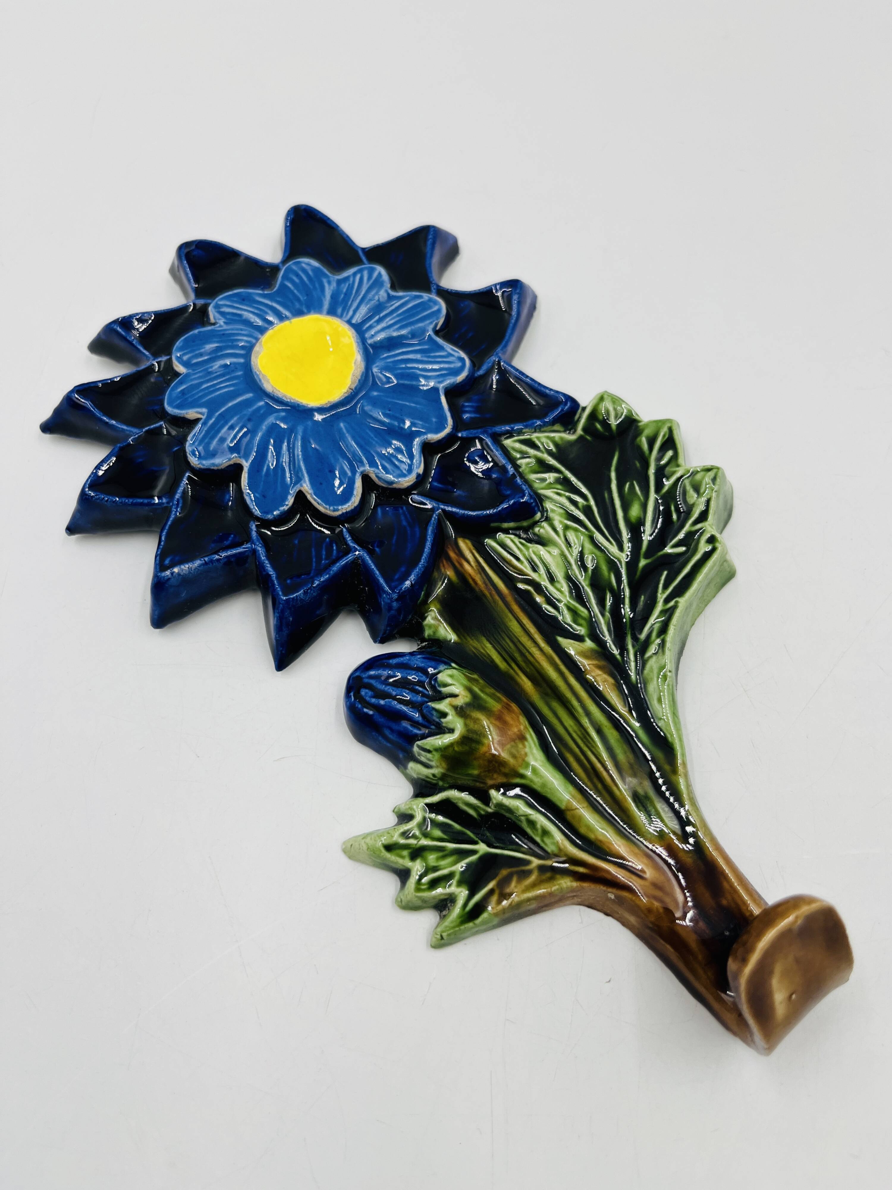 Flower hook wall hook in Belgian ceramic by André Bayer
