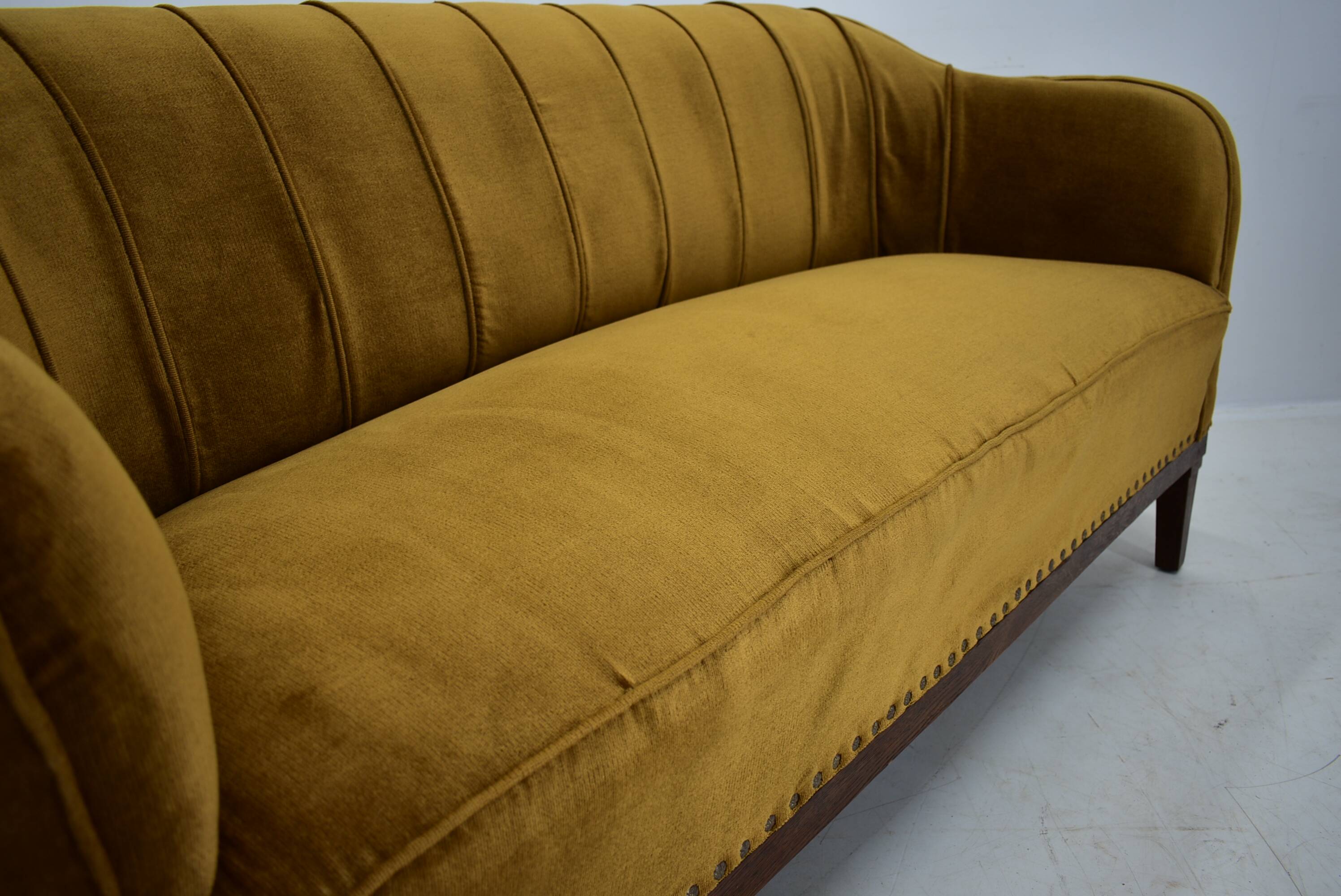 1930s Art Deco sofa, Czechoslovakia