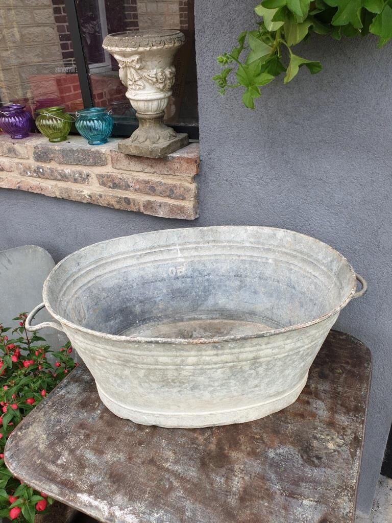 Bassine en zinc avec poignées