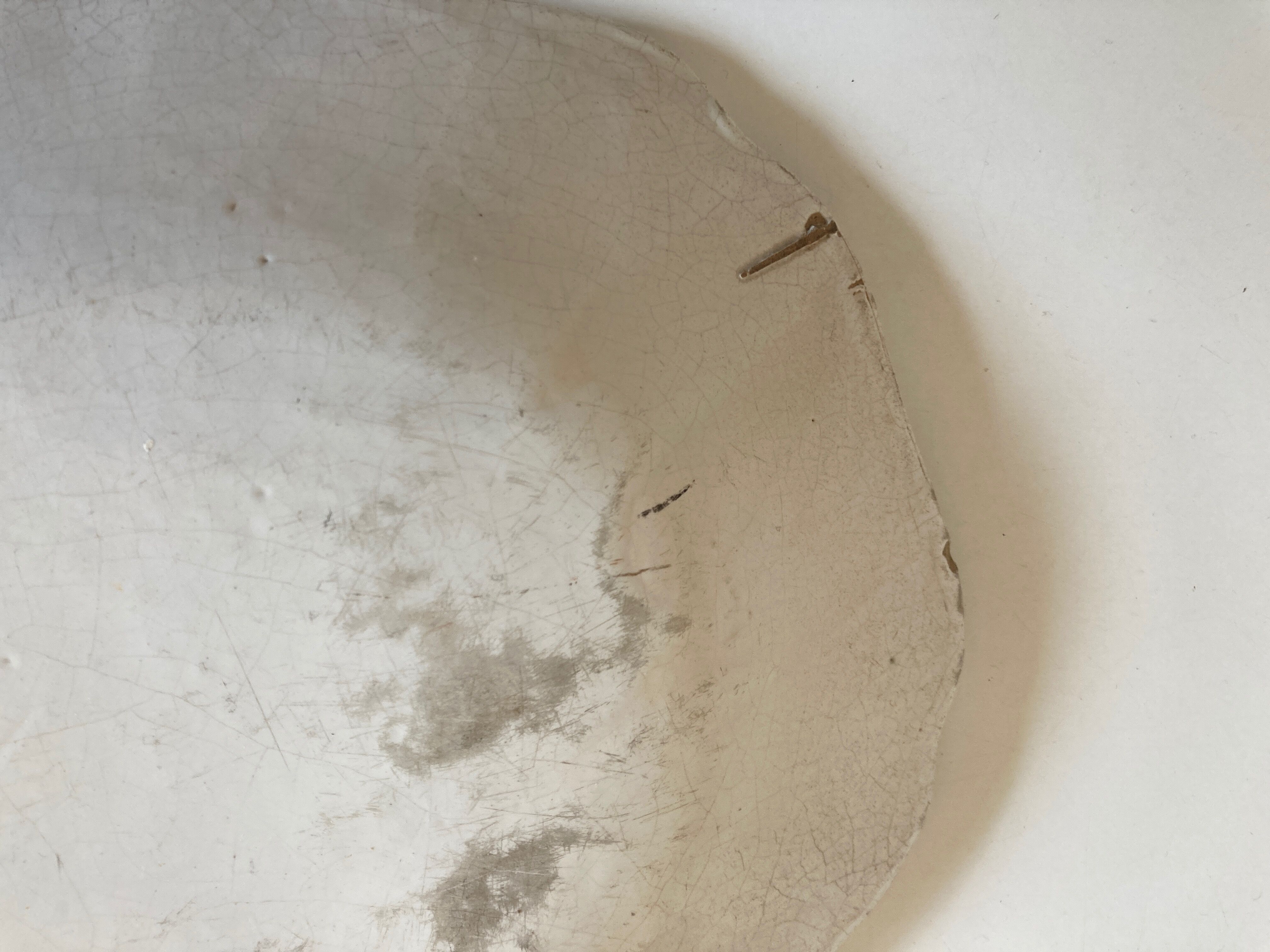 Flat centerpiece with godrons in glazed earth Moustiers 18th