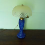 Lamp to lay, crystal lampshade cut with brass rosette, lamp foot in glass pase