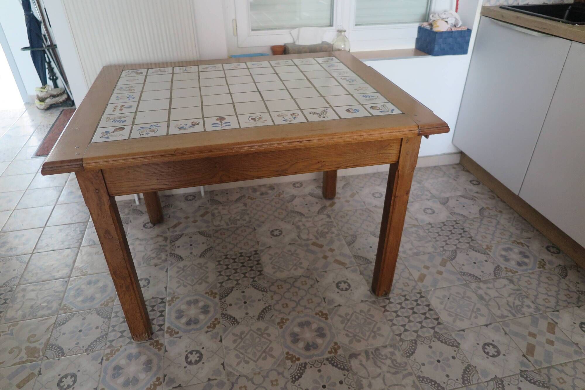 Handcrafted solid oak table