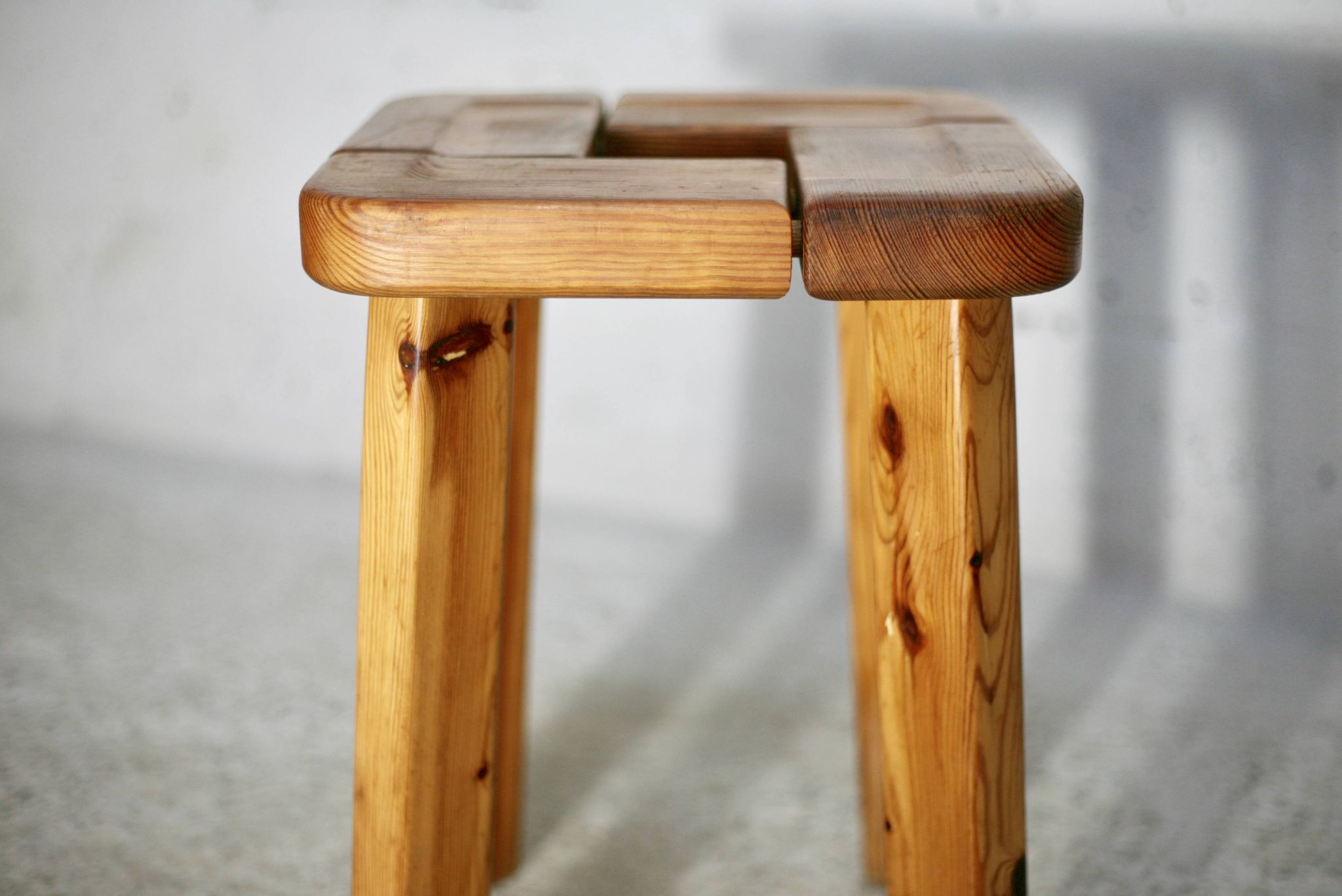 Tabouret de Olof Ottelin, Finlande, années 60
