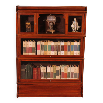 Globe Wernicke Library in Mahogany with 3 pieces and a small cabinet.