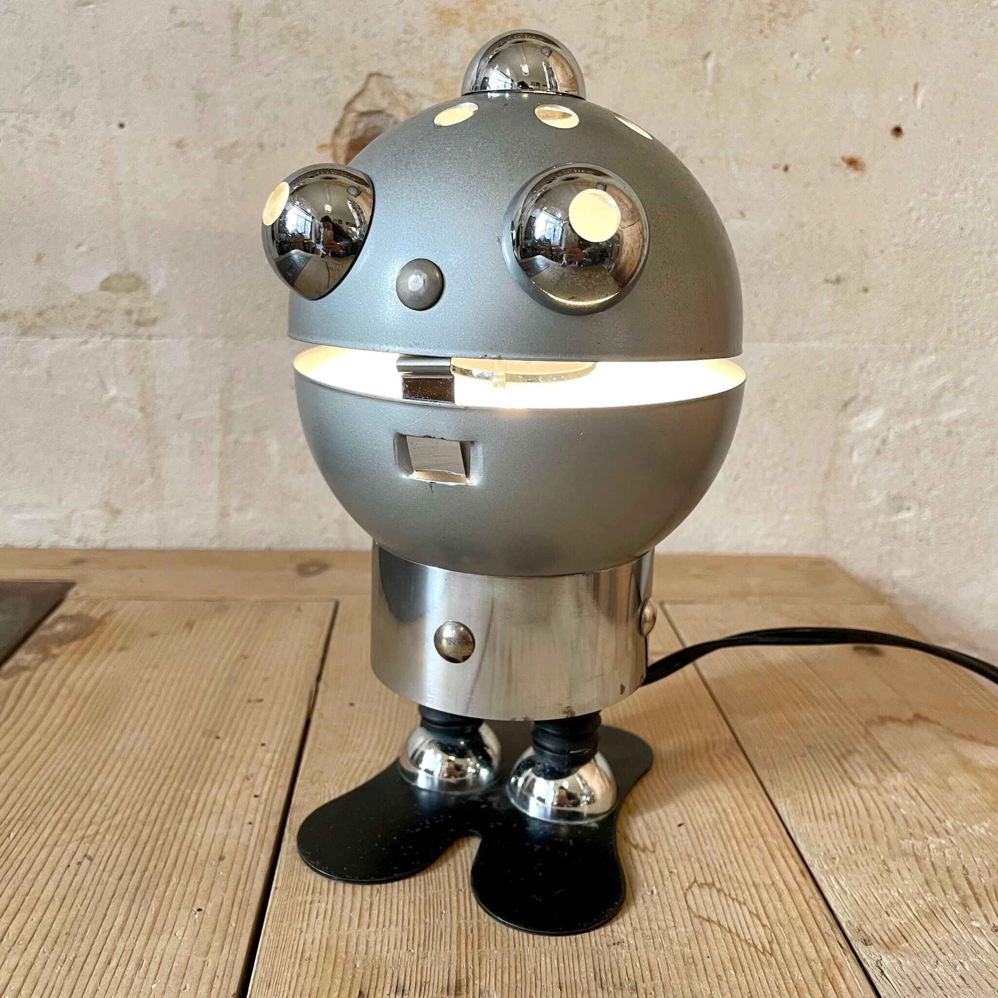 Satco robot table lamp