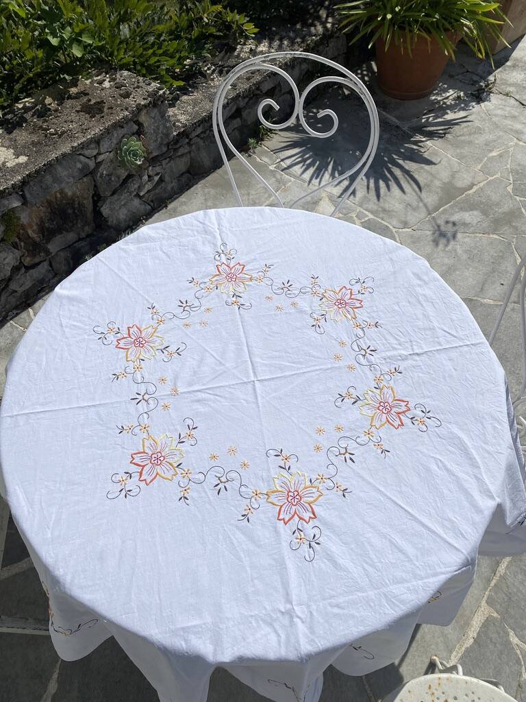 Nappe ronde vintage  70's , broderie mécanique - Coton - Diam. 170cm