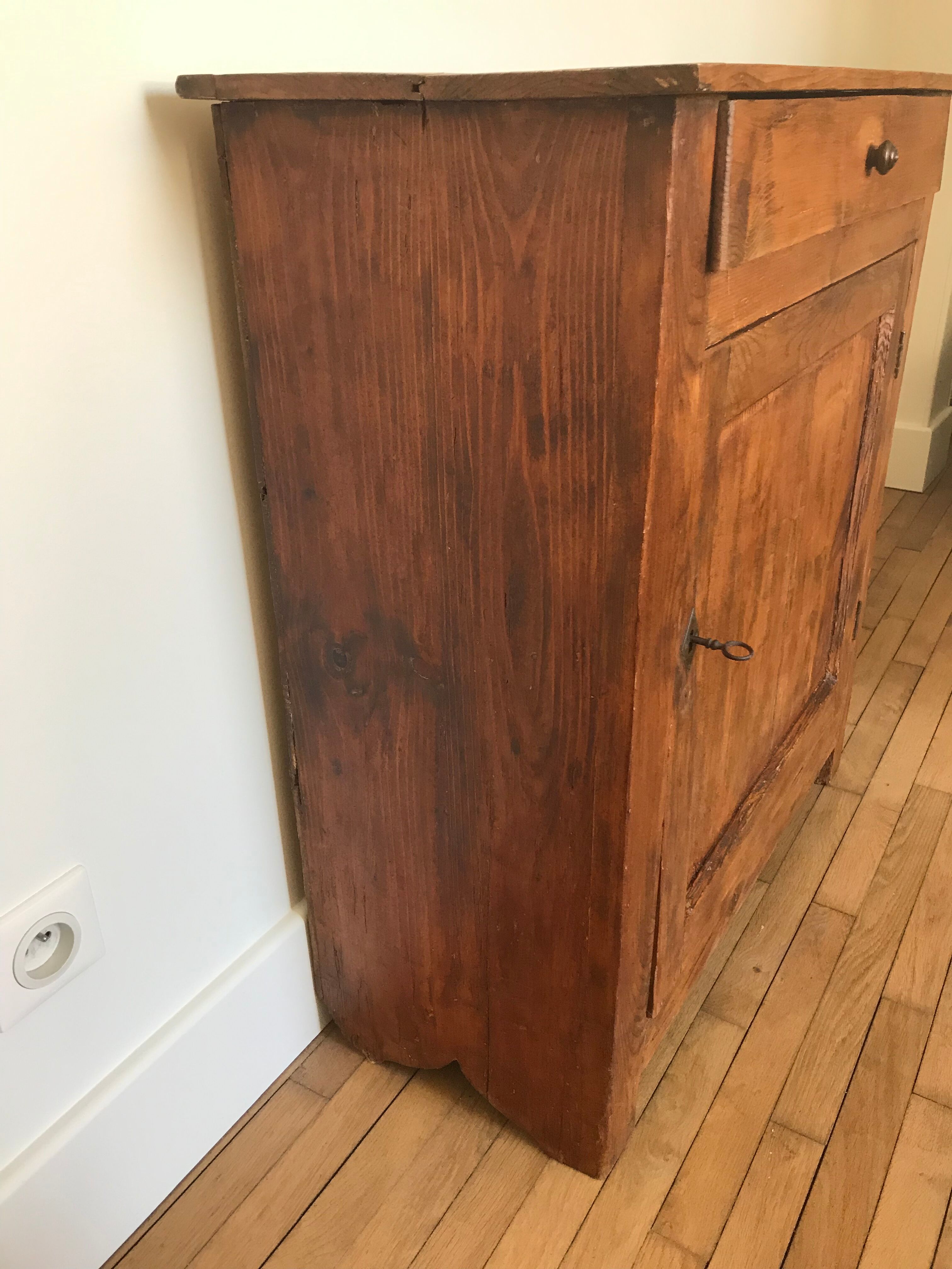 Parisian buffet confiturier type