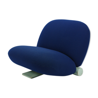 Artifort 200 lounge chair by John Jenkins 1980