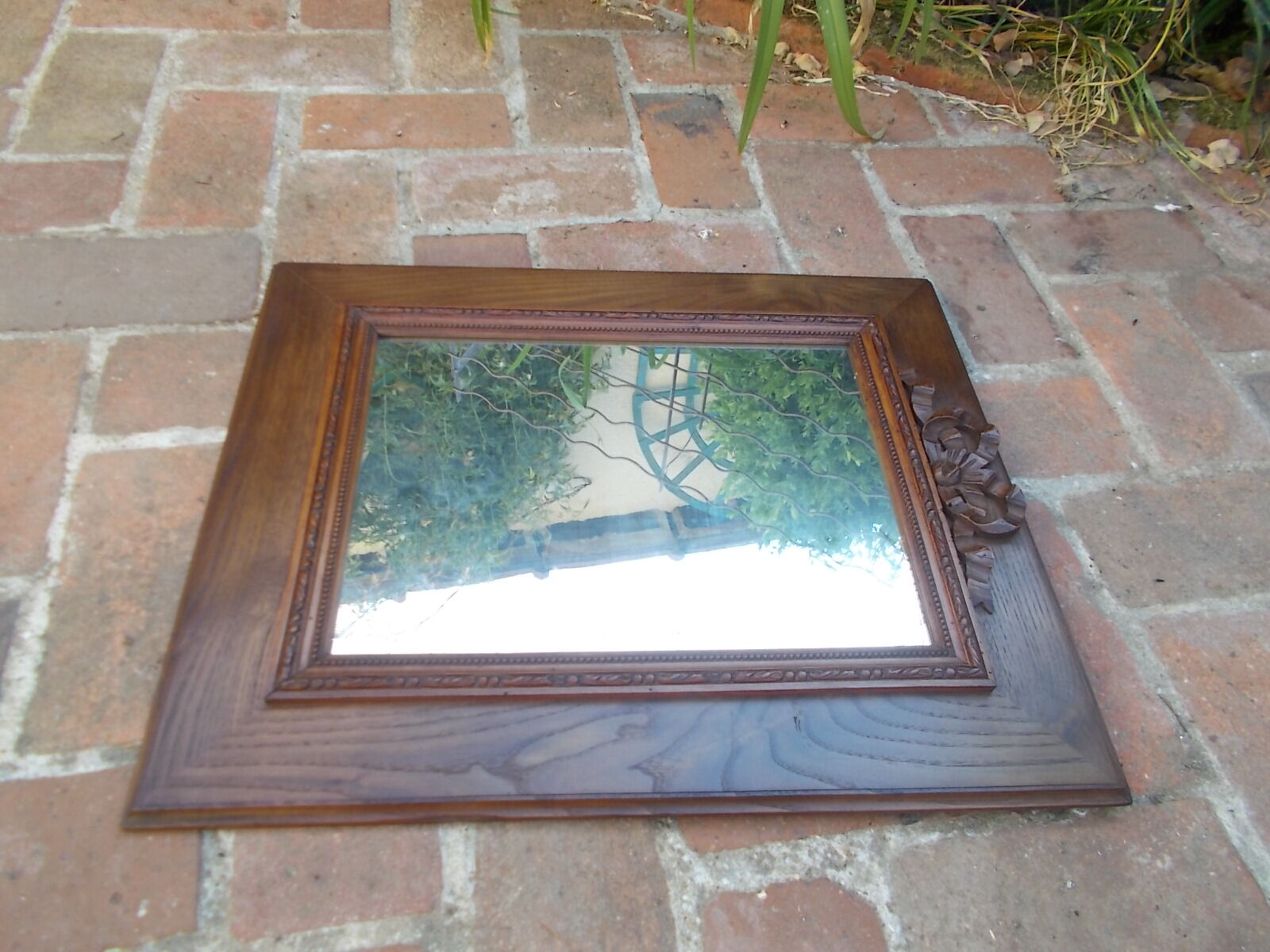 Knot mirror