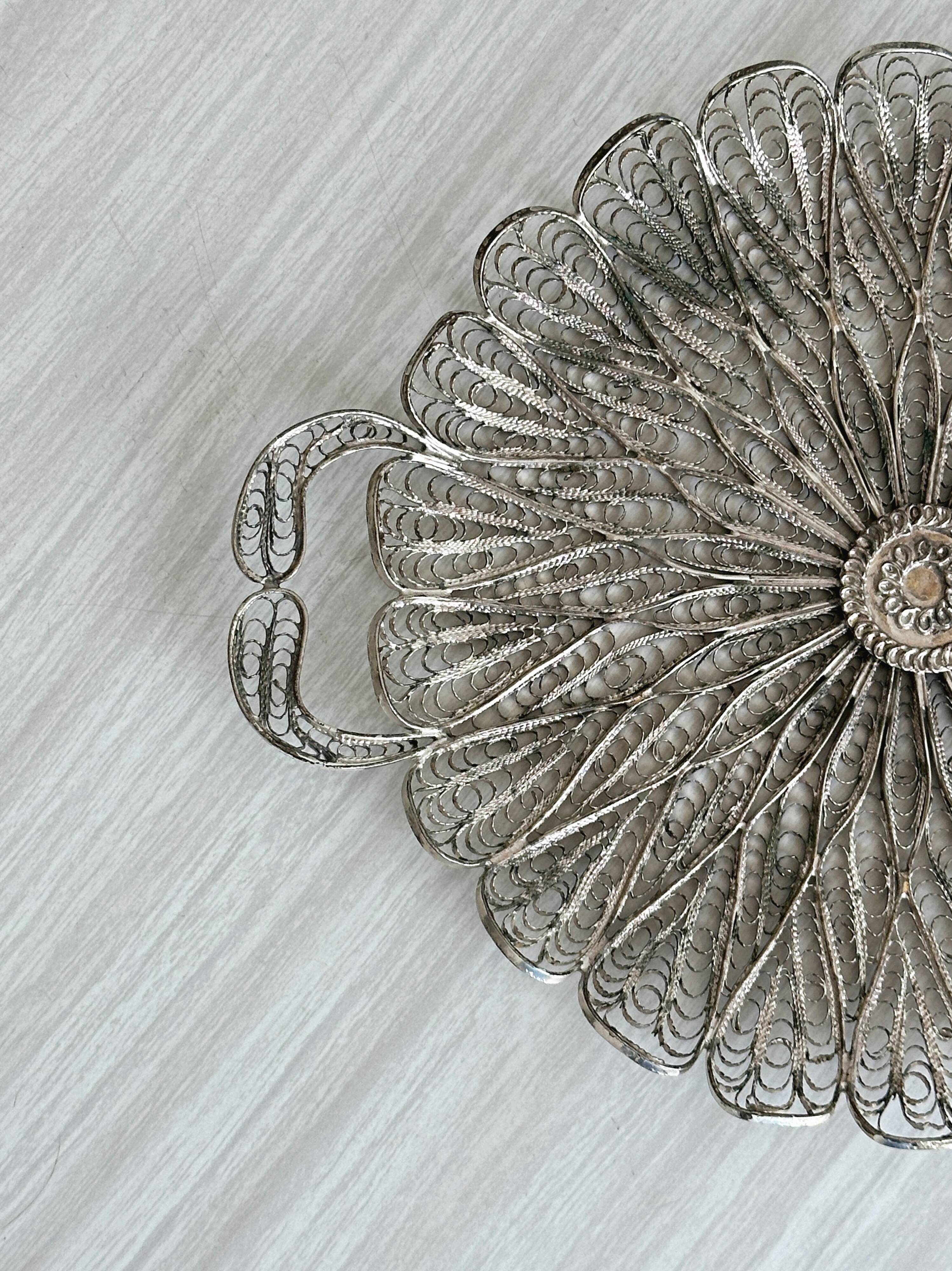 Filigree plateau in silver-plated openwork metal