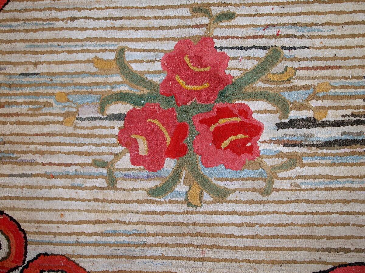 Tapis Hooked Antique Américain, Années 1920, Élégance Florale