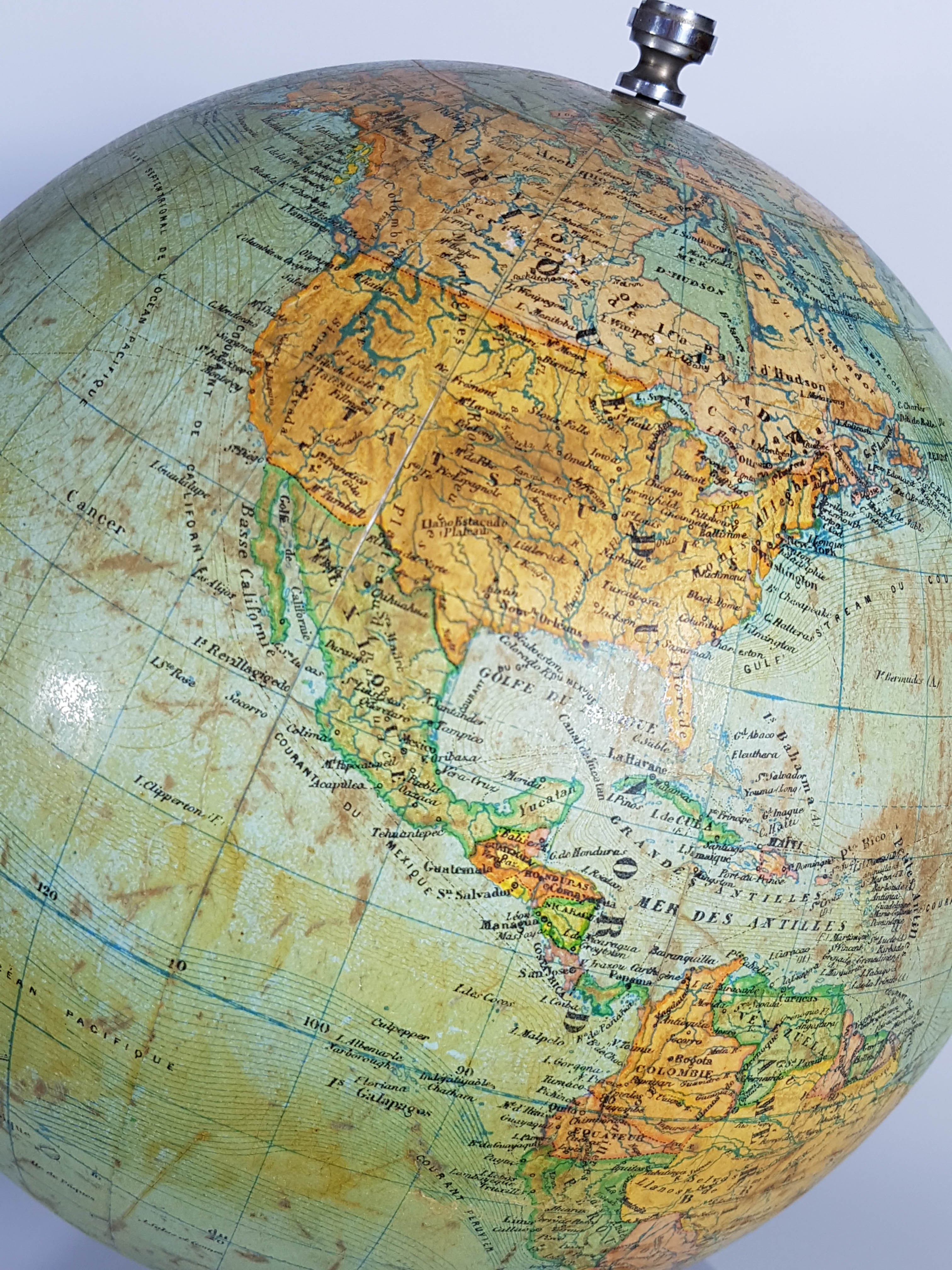 Globe terrestre Bertaux Editeur, 1930/1950