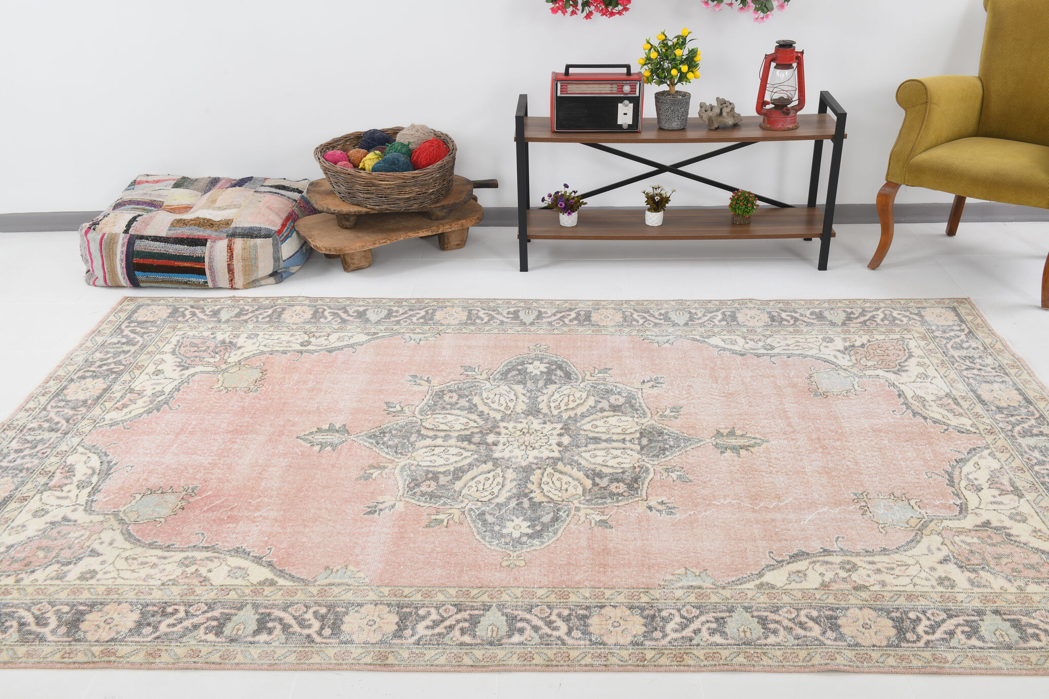 Faded red classic carpet 302x183