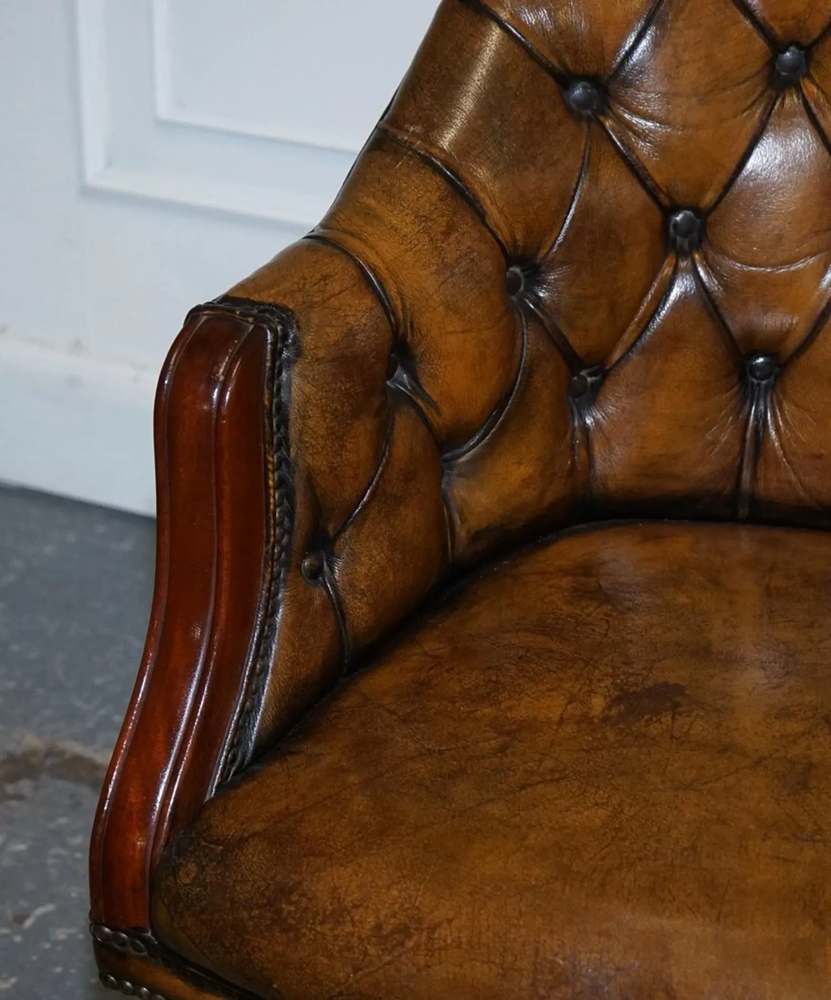 Antique Chesterfield Office Chair in Hand-Dyed Leather in Georgian Style