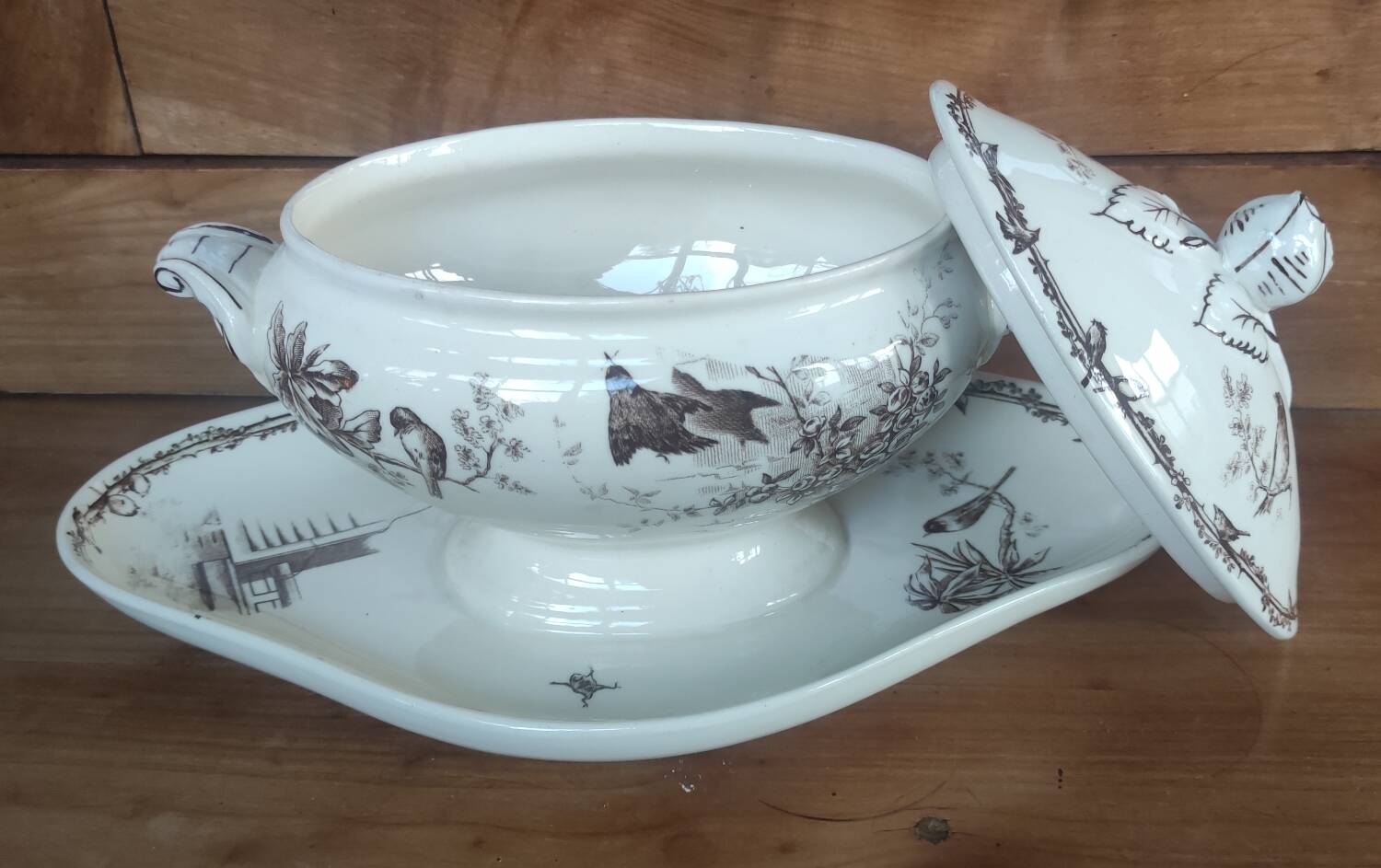 Old Dish Old Sauce Boat Terre De Fer HB & Cie/Sepia