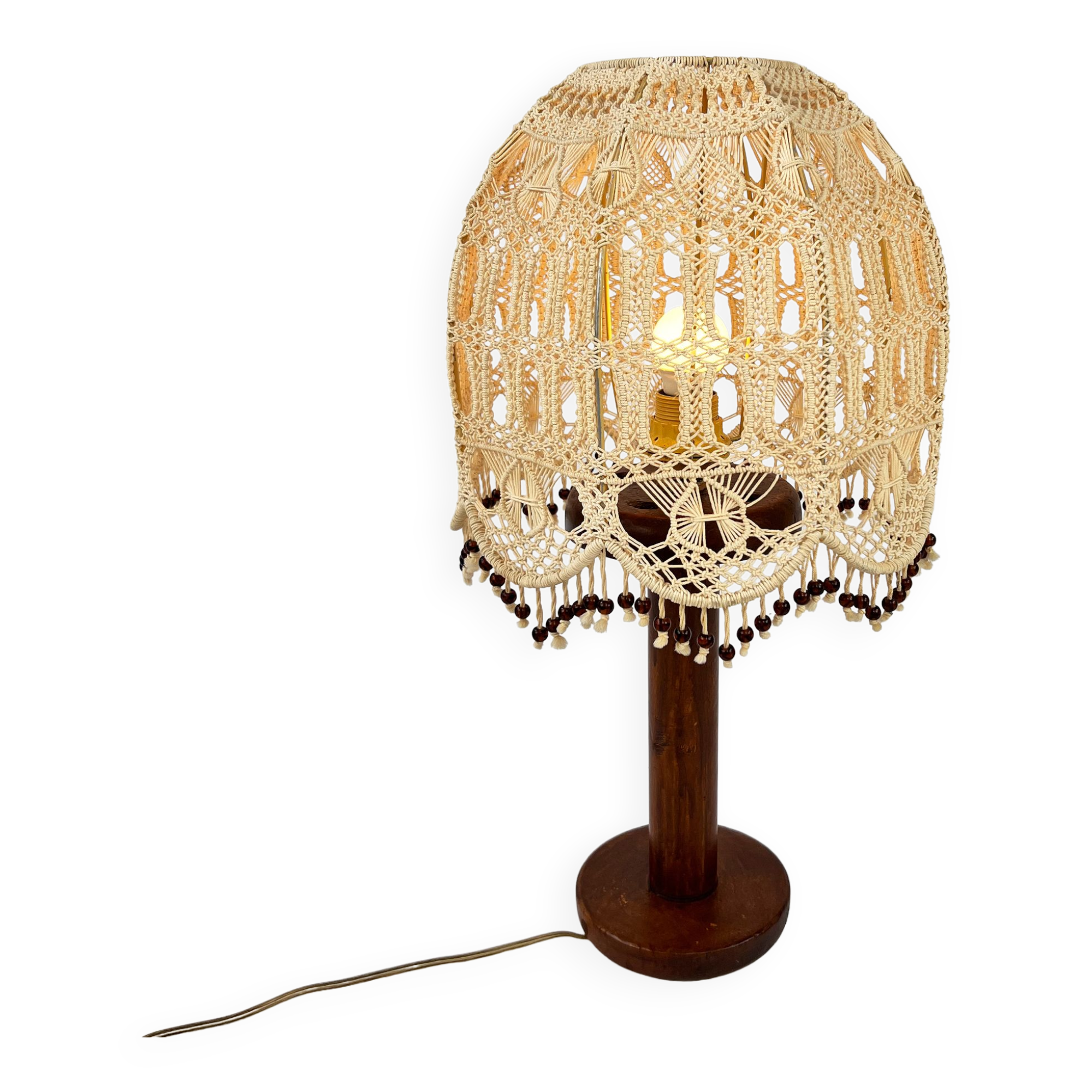 Lampe de table avec base en chêne et abat-jour en macramé, années 1960