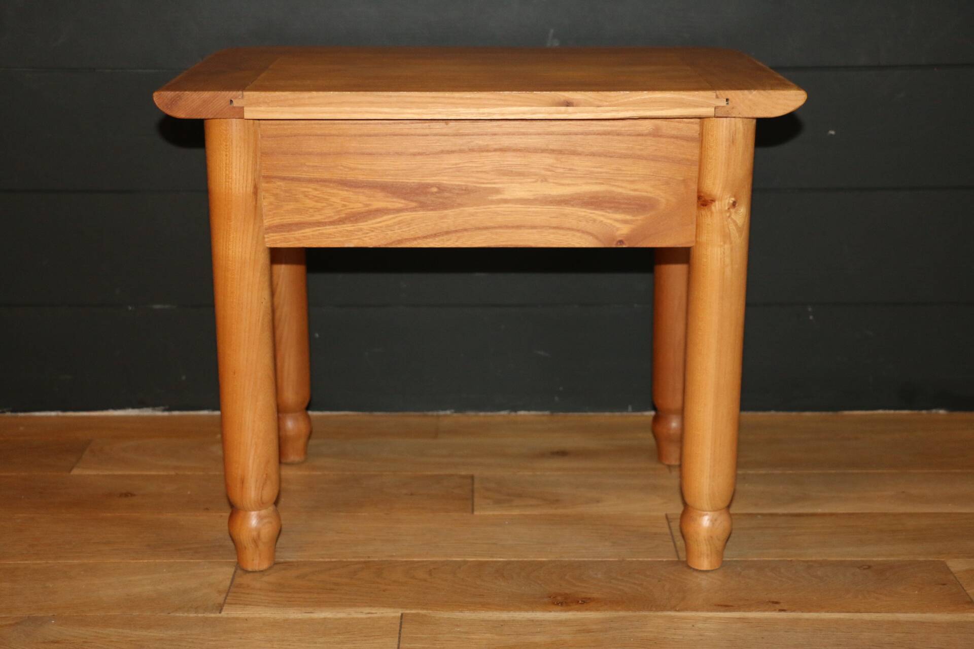 Pair of bedside tables with drawers in solid elm