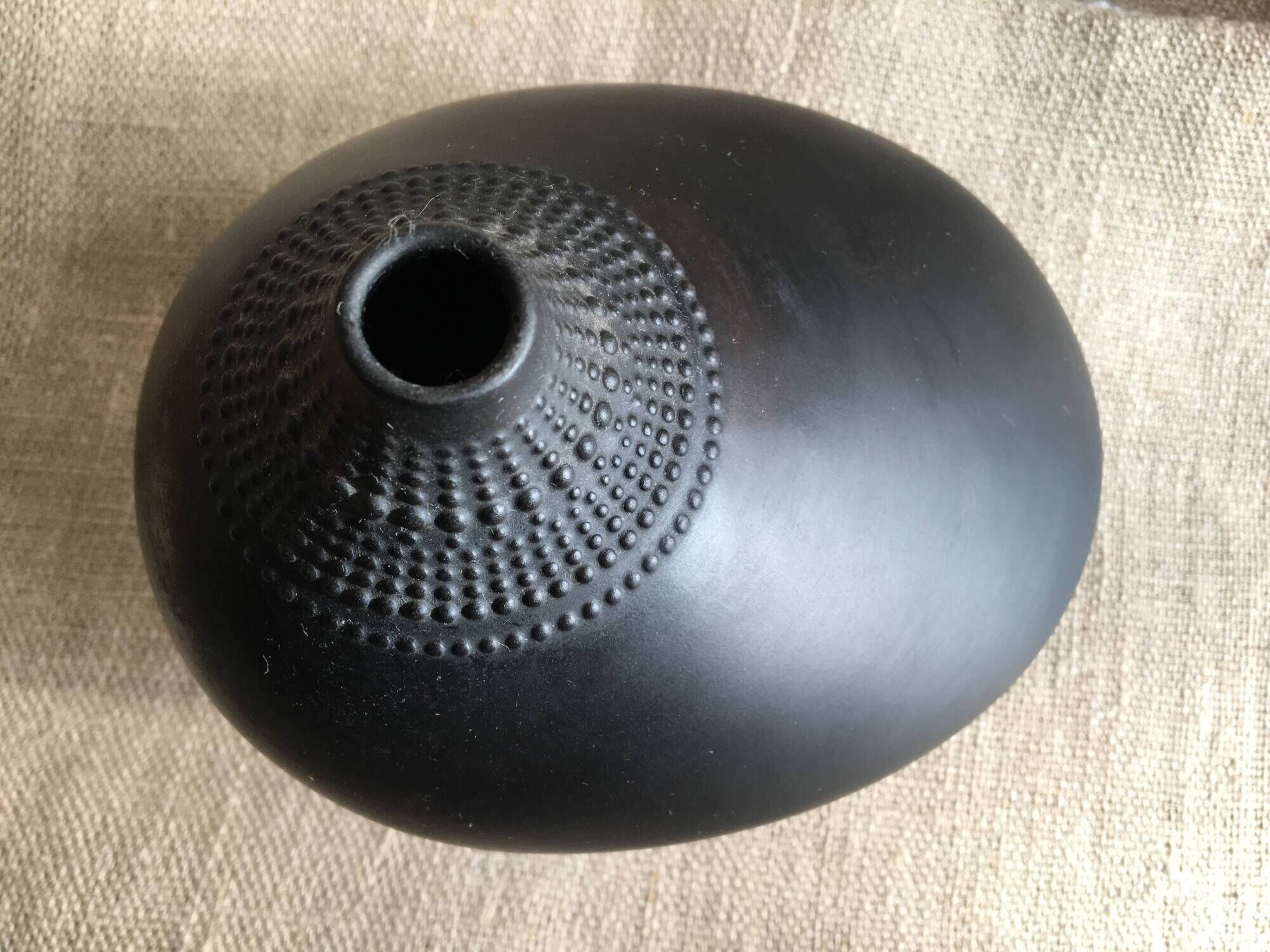 "Pollo" vase designed for the porcelain maker Rosenthal by Tapio Wirkkala (1970s)