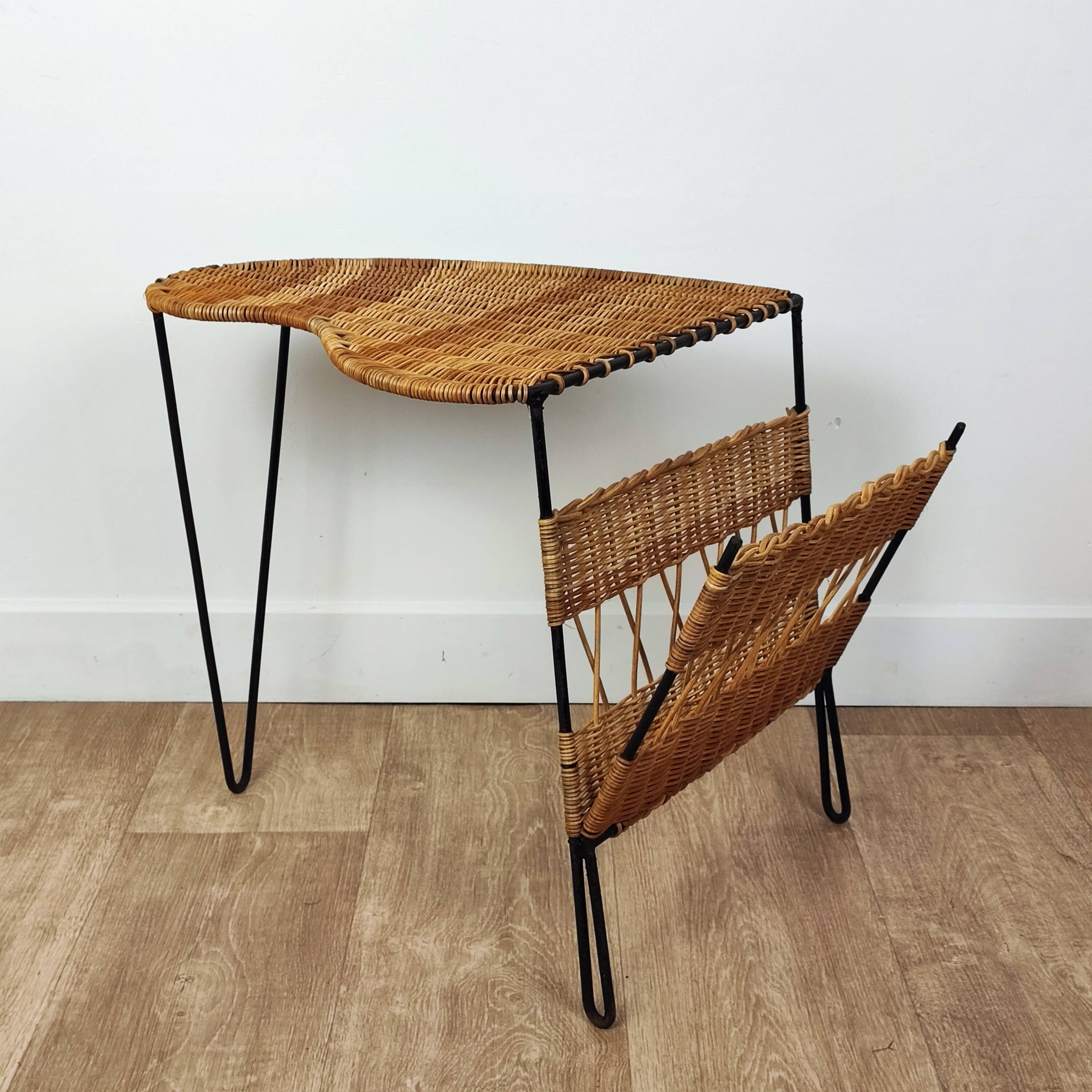 Table d'appoint porte-revues