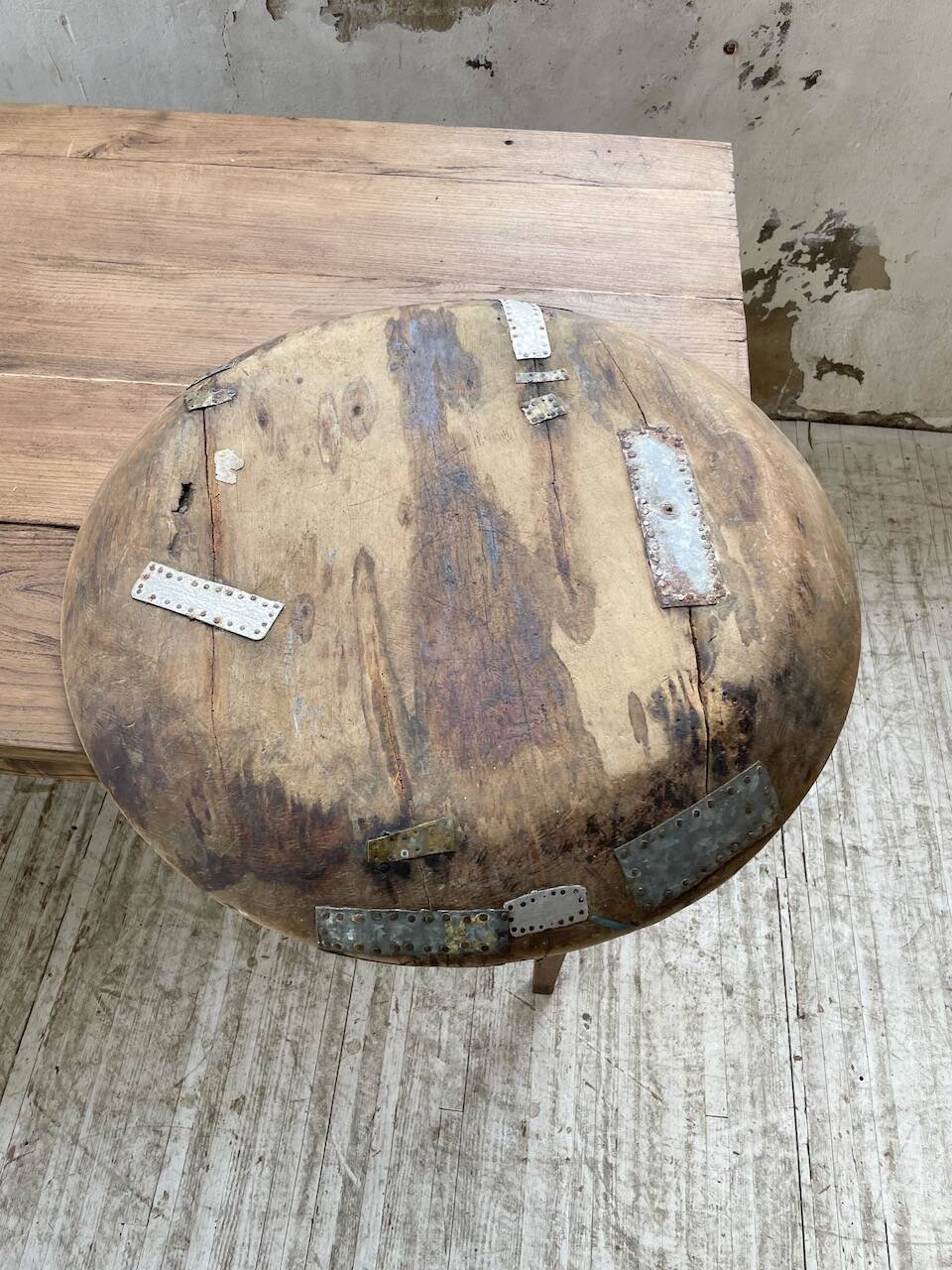 XL round wooden Tuareg dish