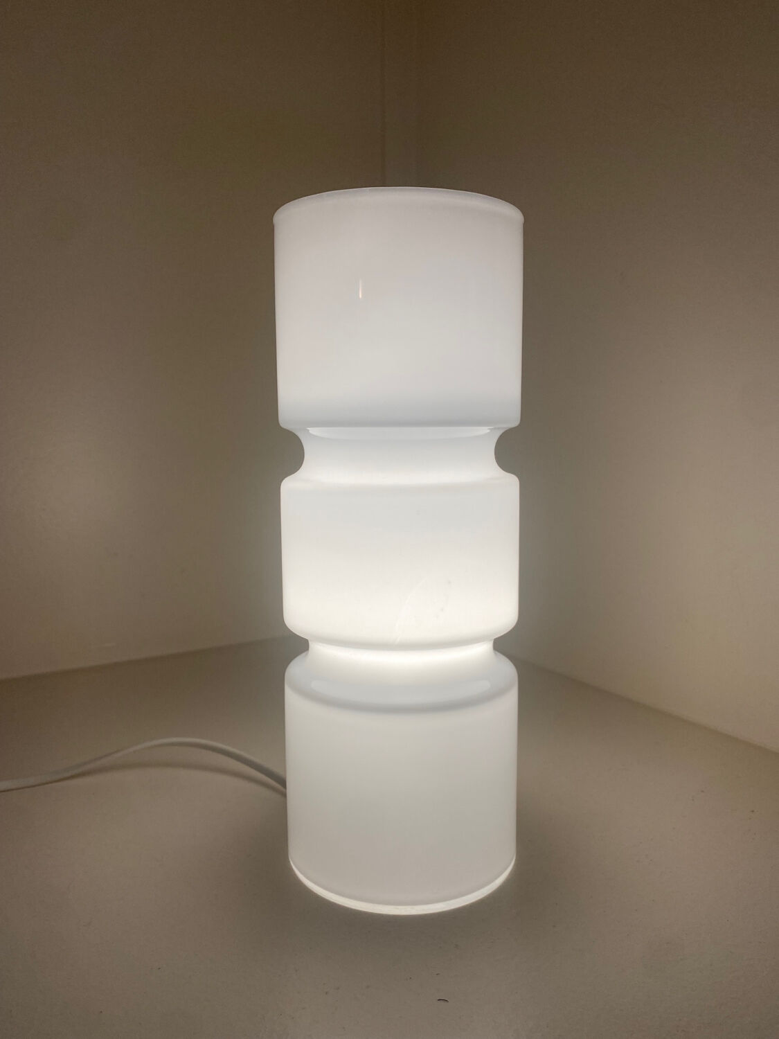 Fitz lamp in white glass Vintage Habitat