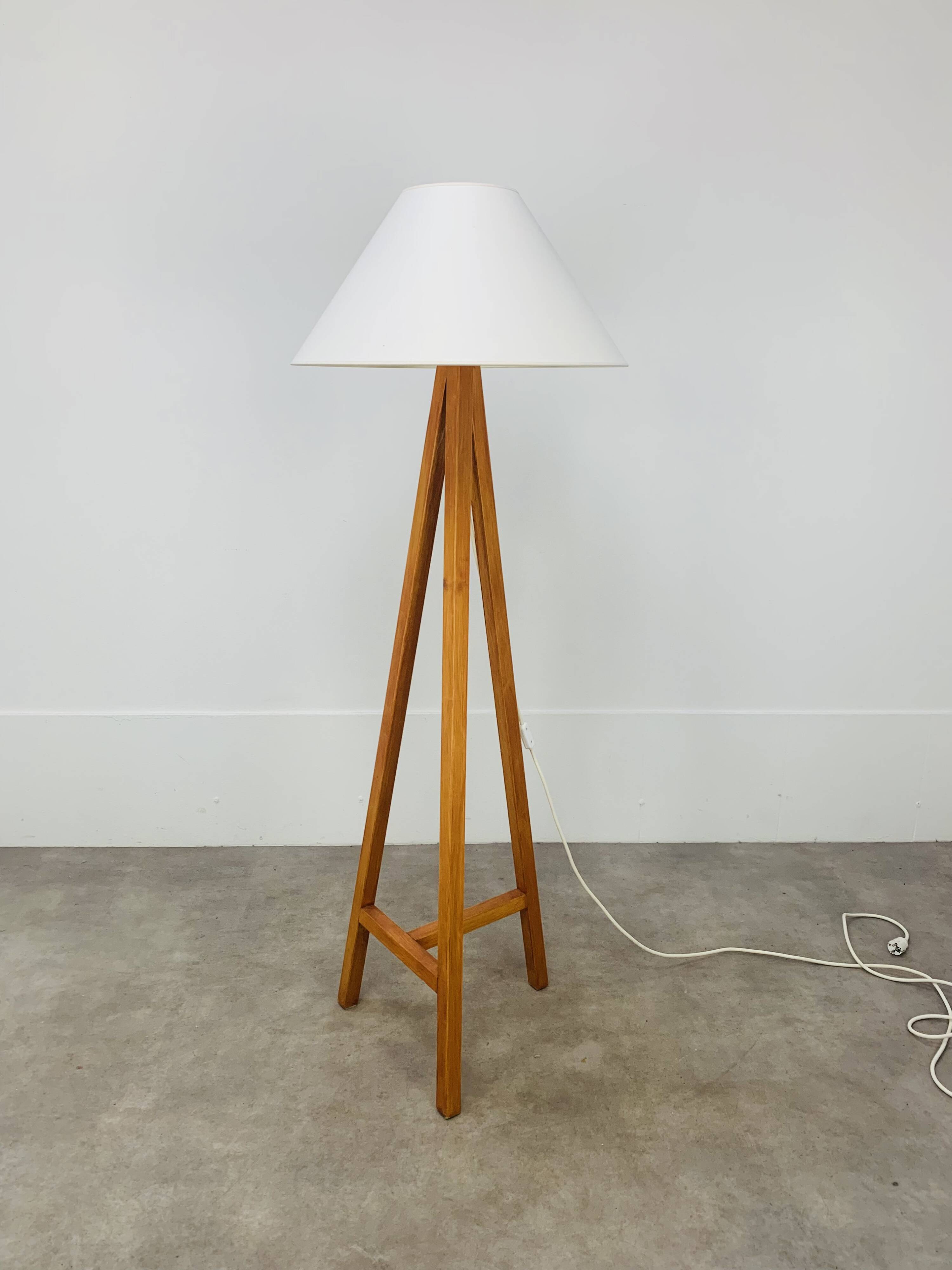 Lampadaire tripode bois, années 80