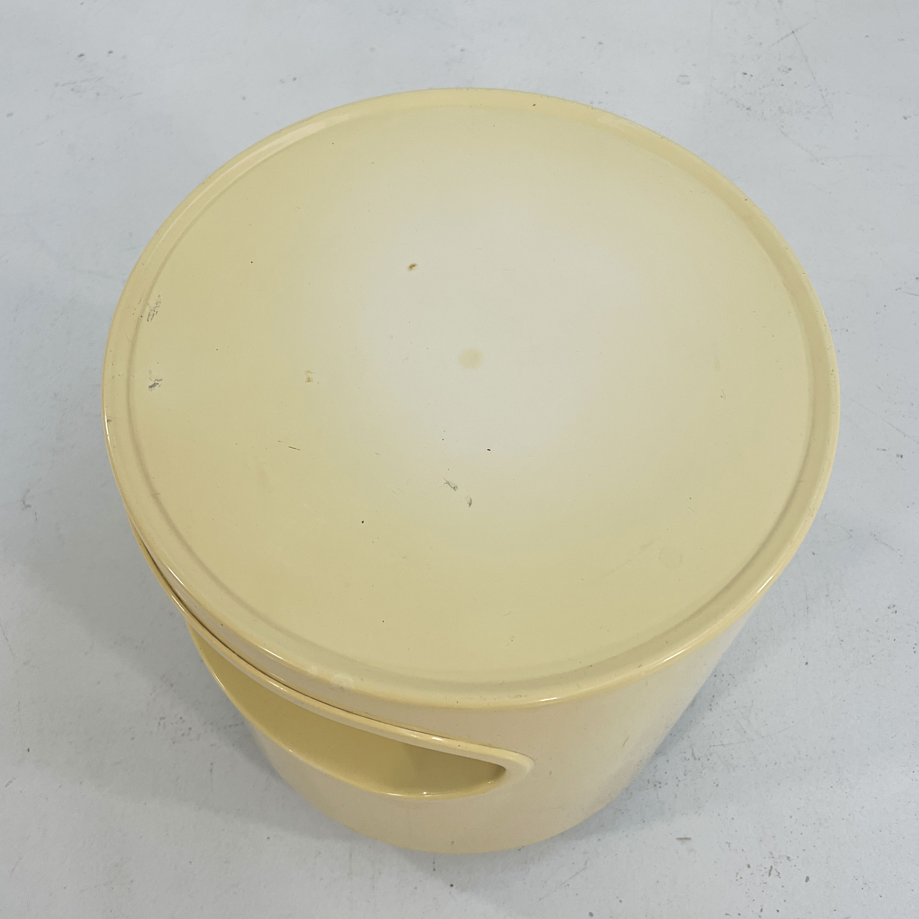 Giano-Giano-Vano white side table by Emma Gismondi Schweinberger for Artemide, 1960Attributed to Anton Bee and Eternit.