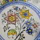 Assiette décorative en faïence décor fleuri de Talavera