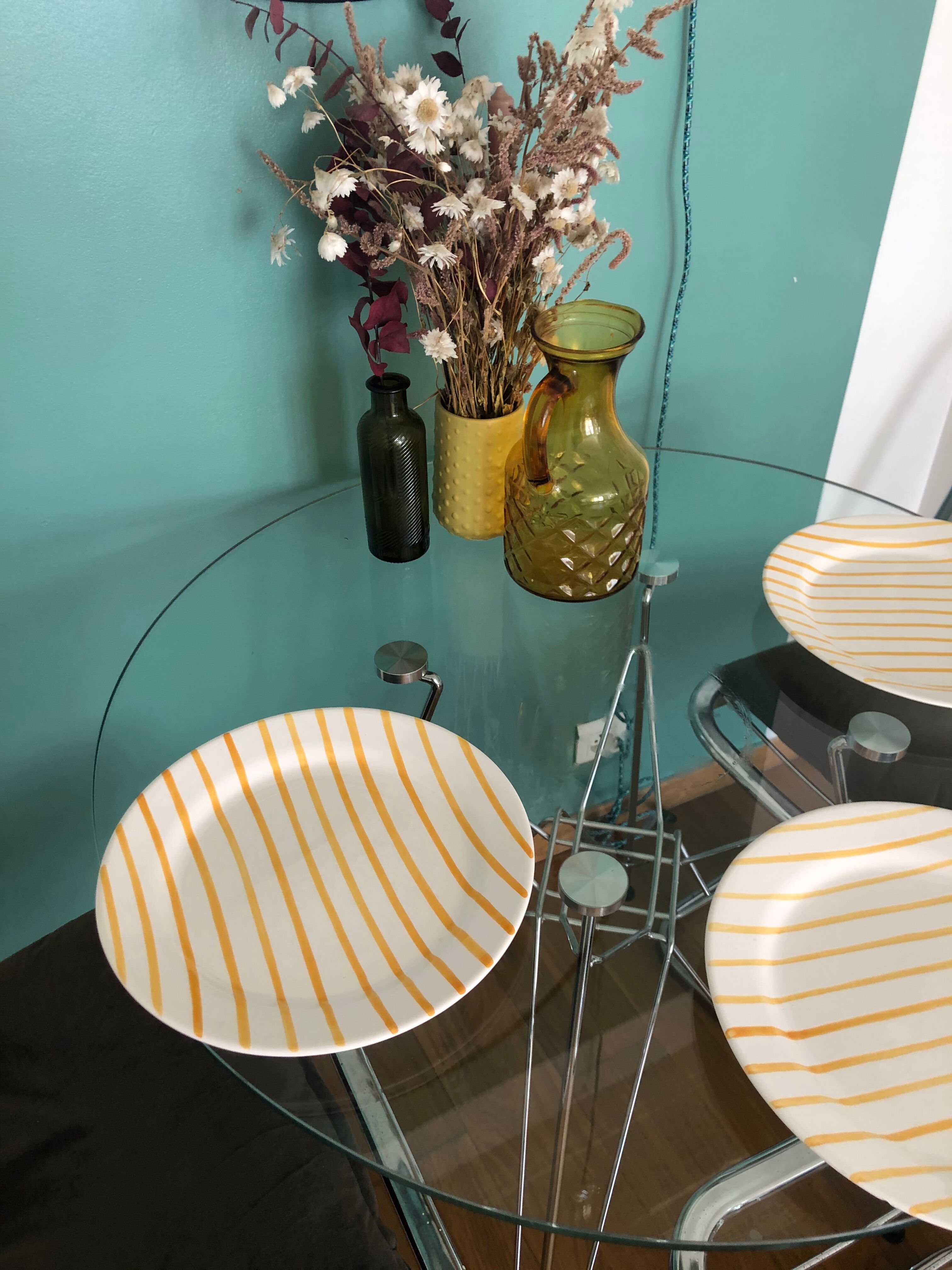 Lot of 4 summer plates