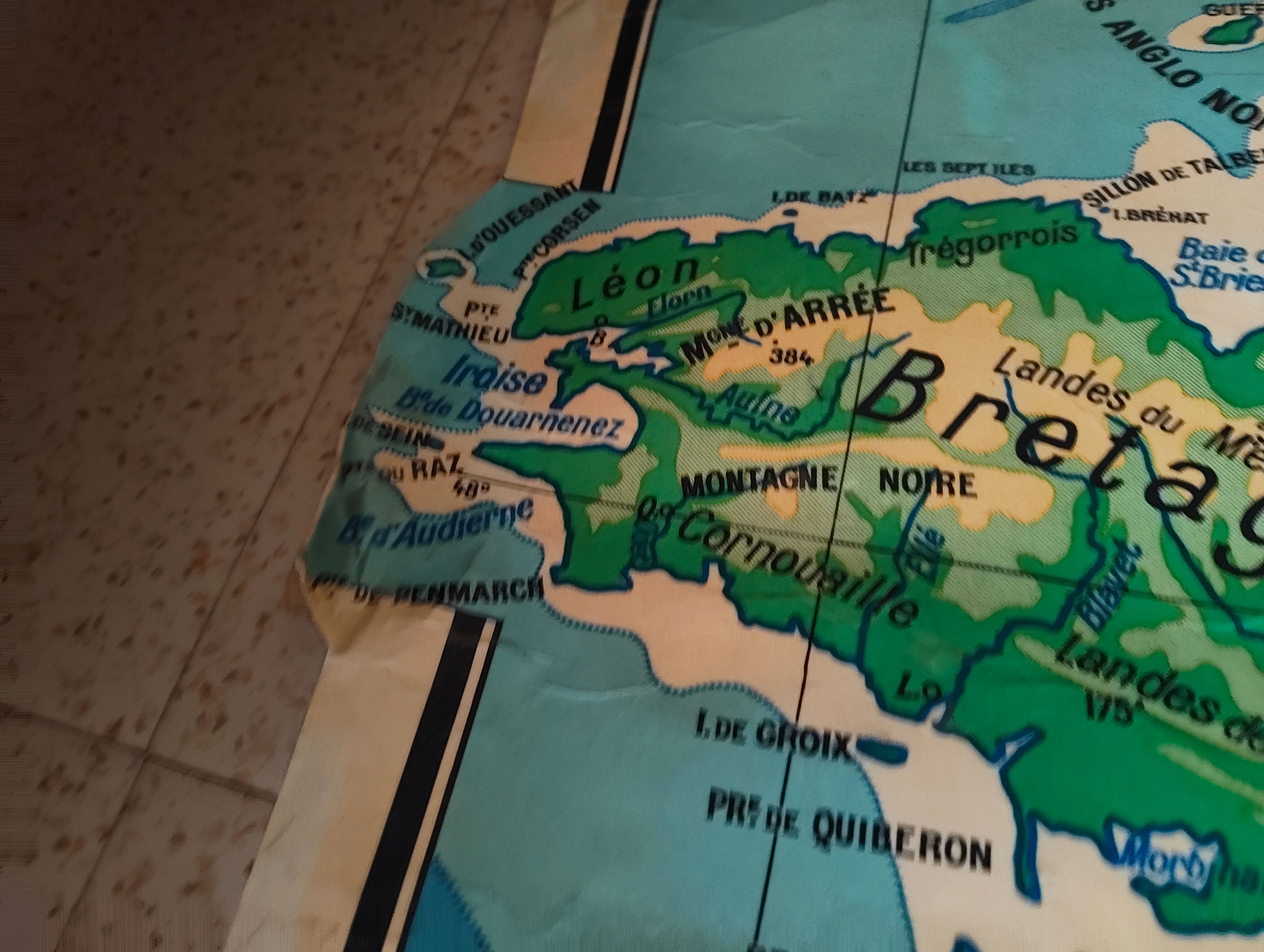 Physical map of France Kaeppeln