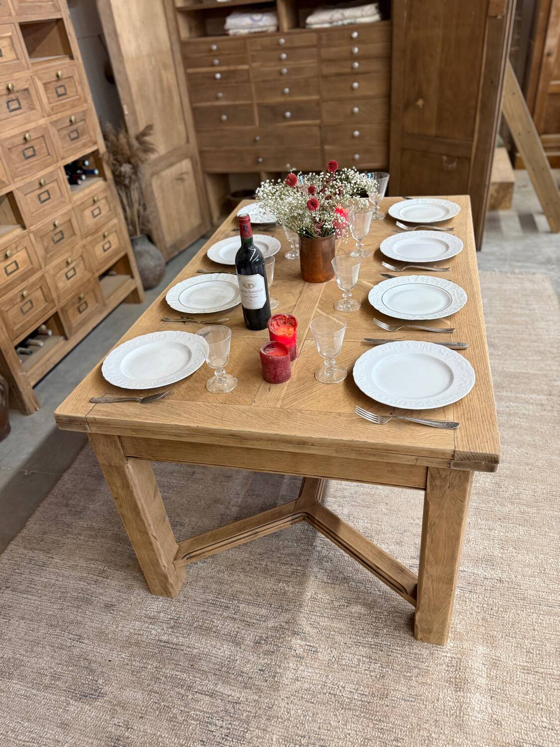 Table with integrated extensions