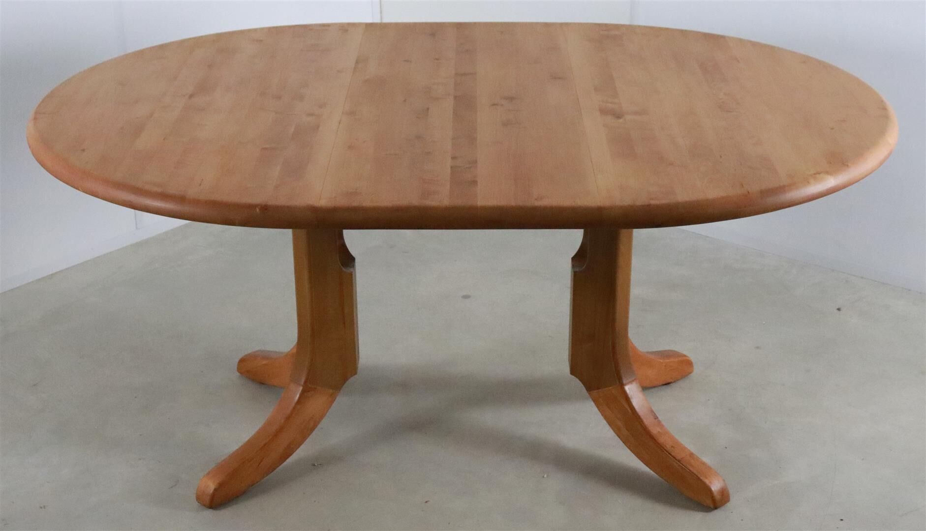 Round Danish Design dining room table extendable 'Auenwald'