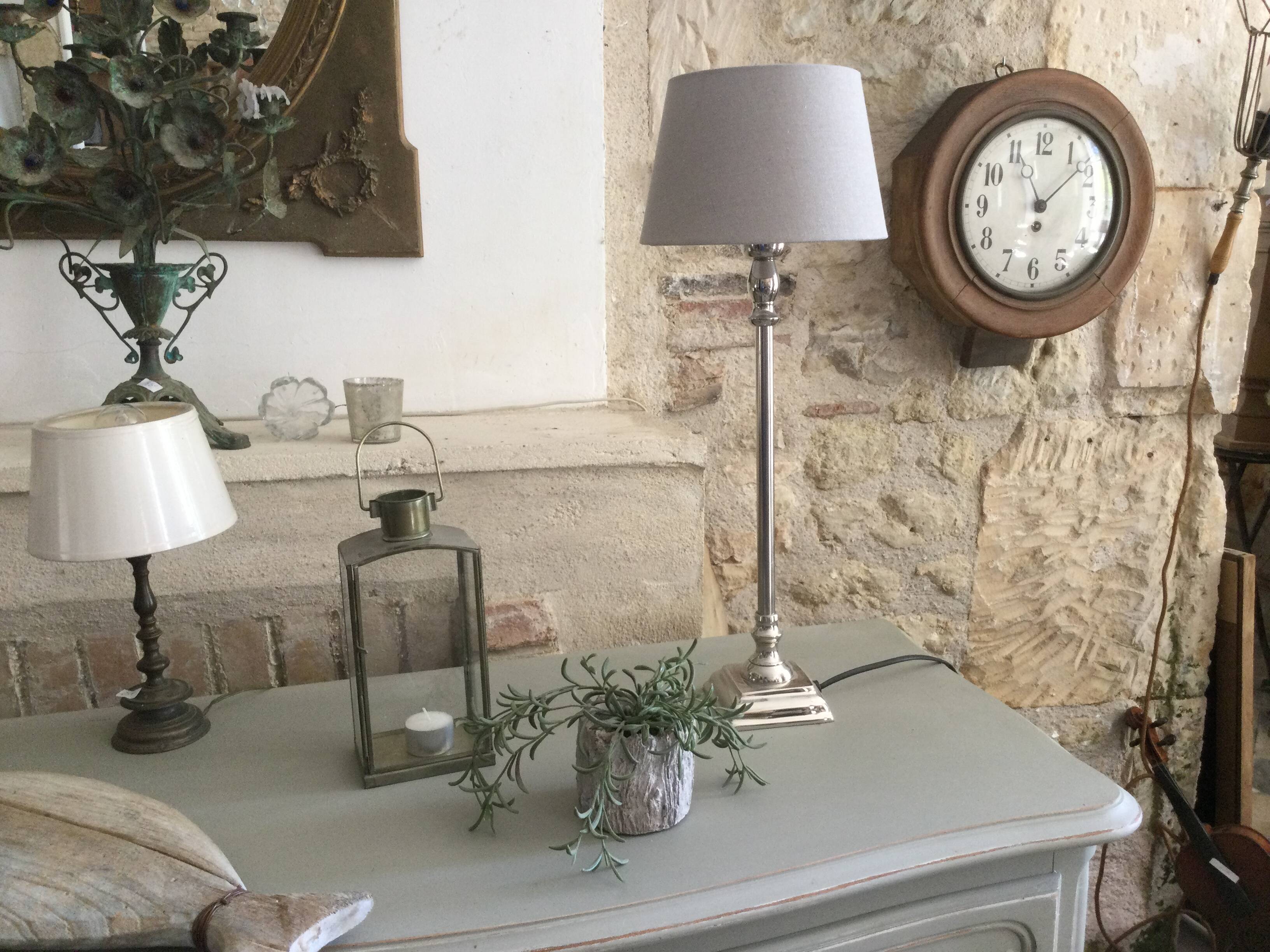 Metal lamp with lampshade