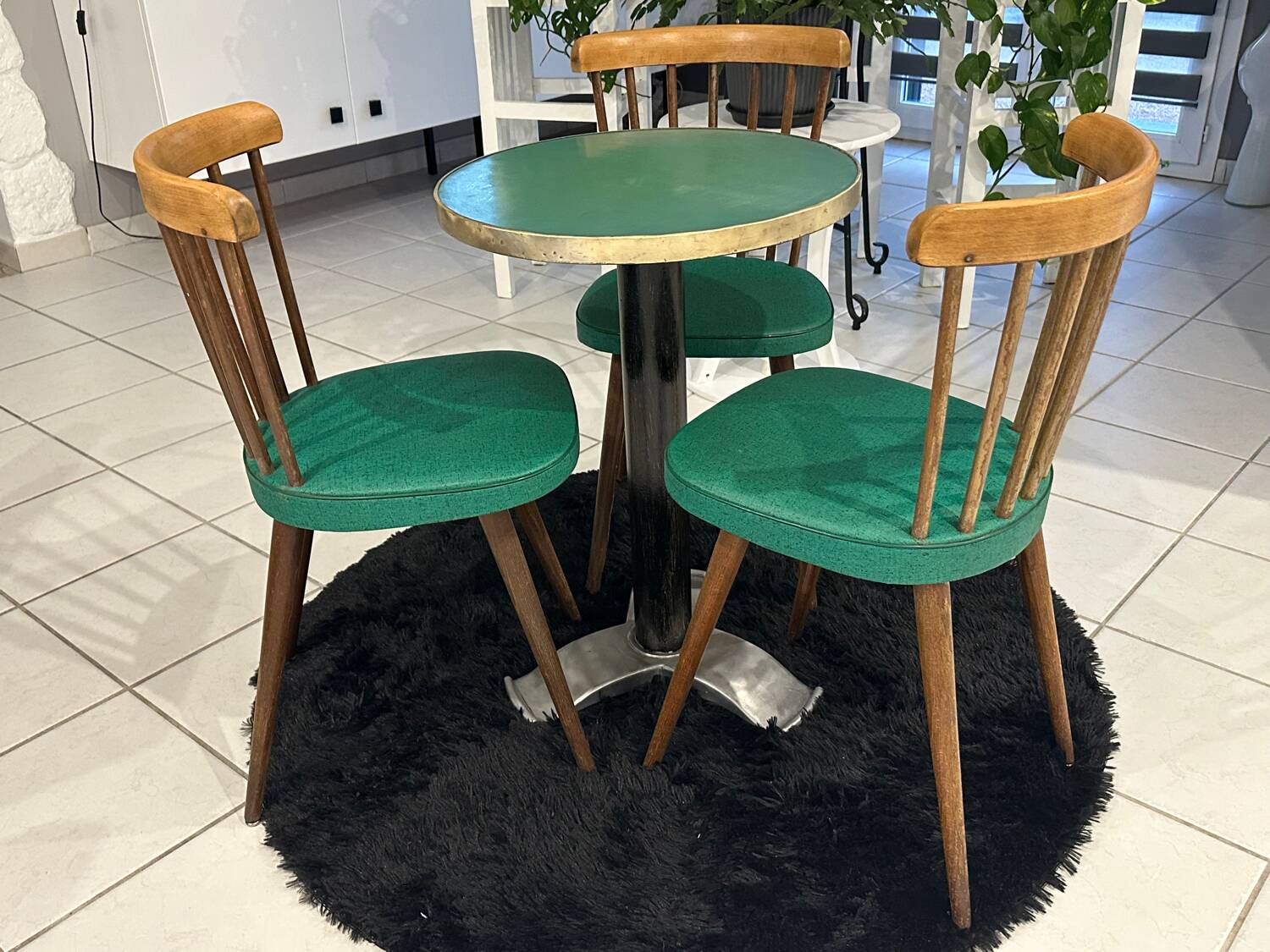 Set of pedestal table and 3 vintage bistro chairs from the 1960s