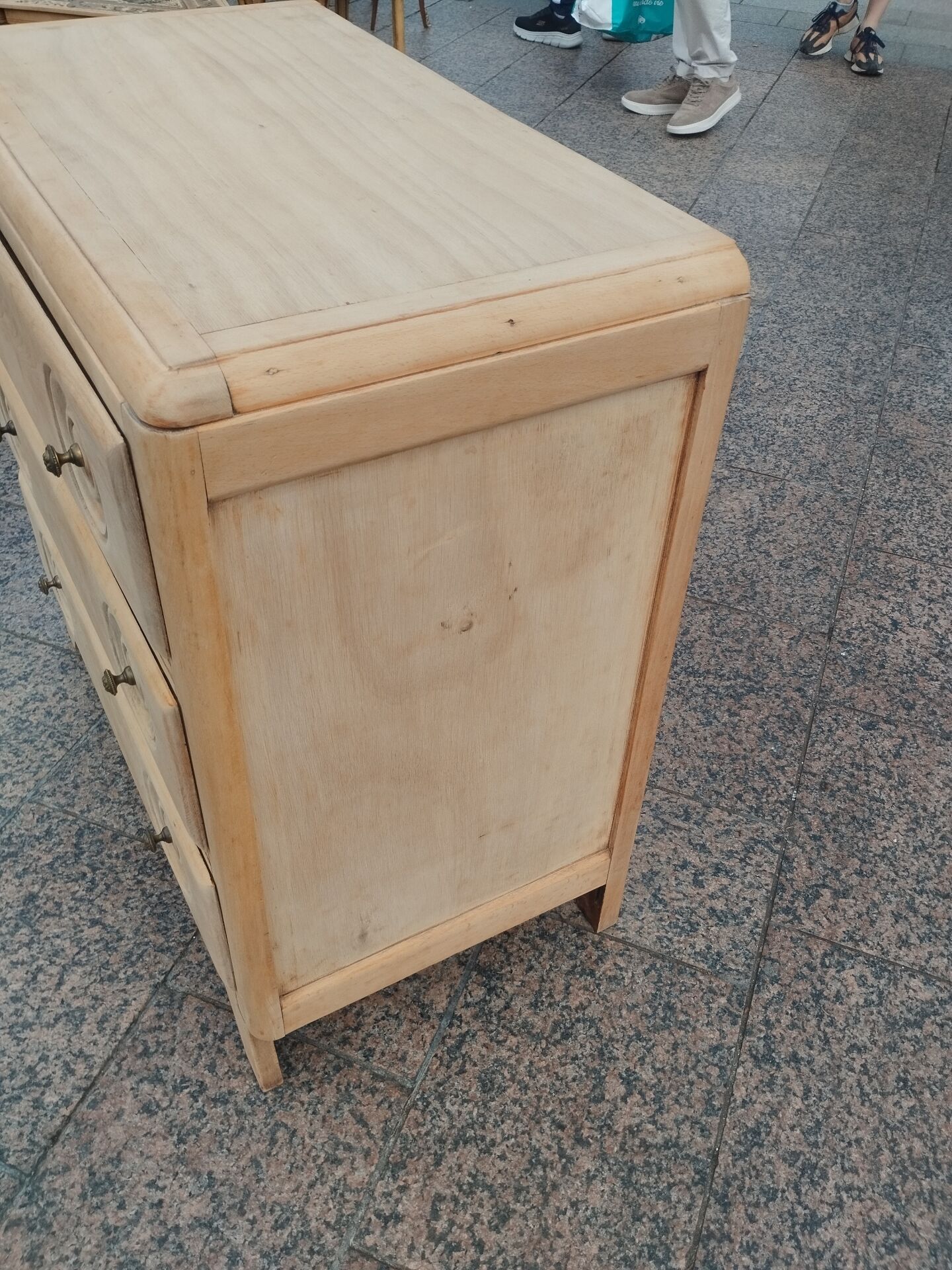 Vintage commode with tapered legs.