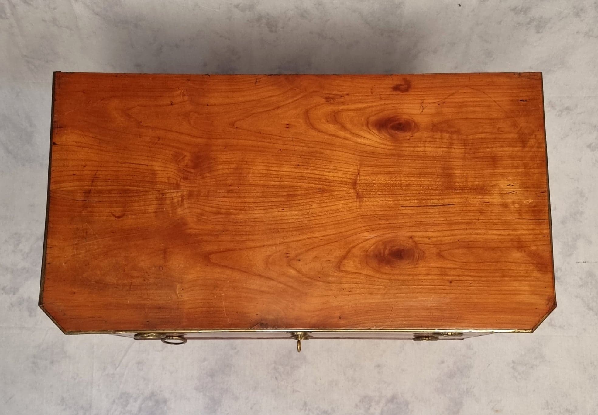 Commode Sauteuse period Louis XVI - Merisier - 18th