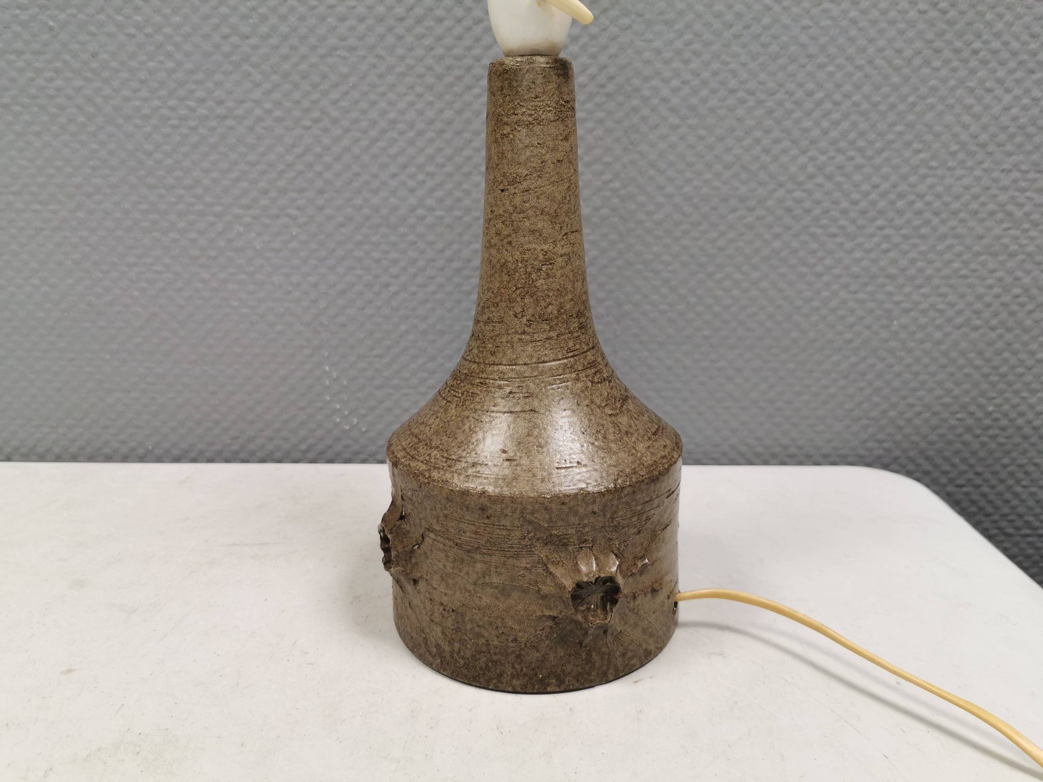 Ceramic table lamp by Danish artist Gitte Dochedahl Denmark 1960s.