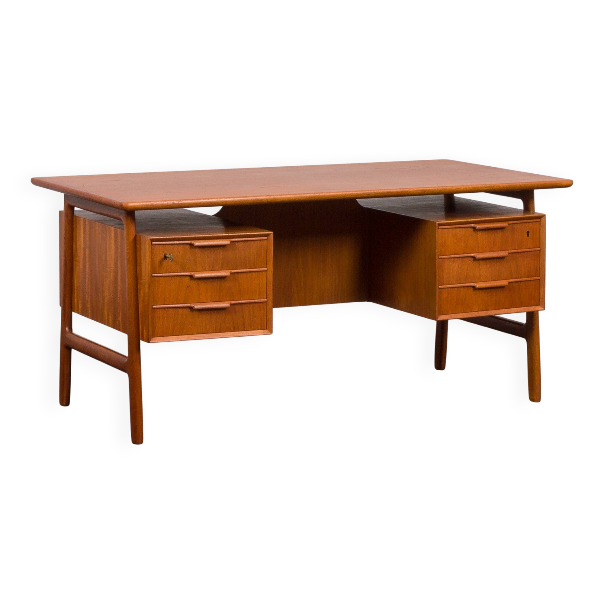 Freestanding teak desk, model 75 Gunni Omann for Omann Jun's Møbelfabrik
