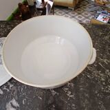 Soup tureen, vegetable dish