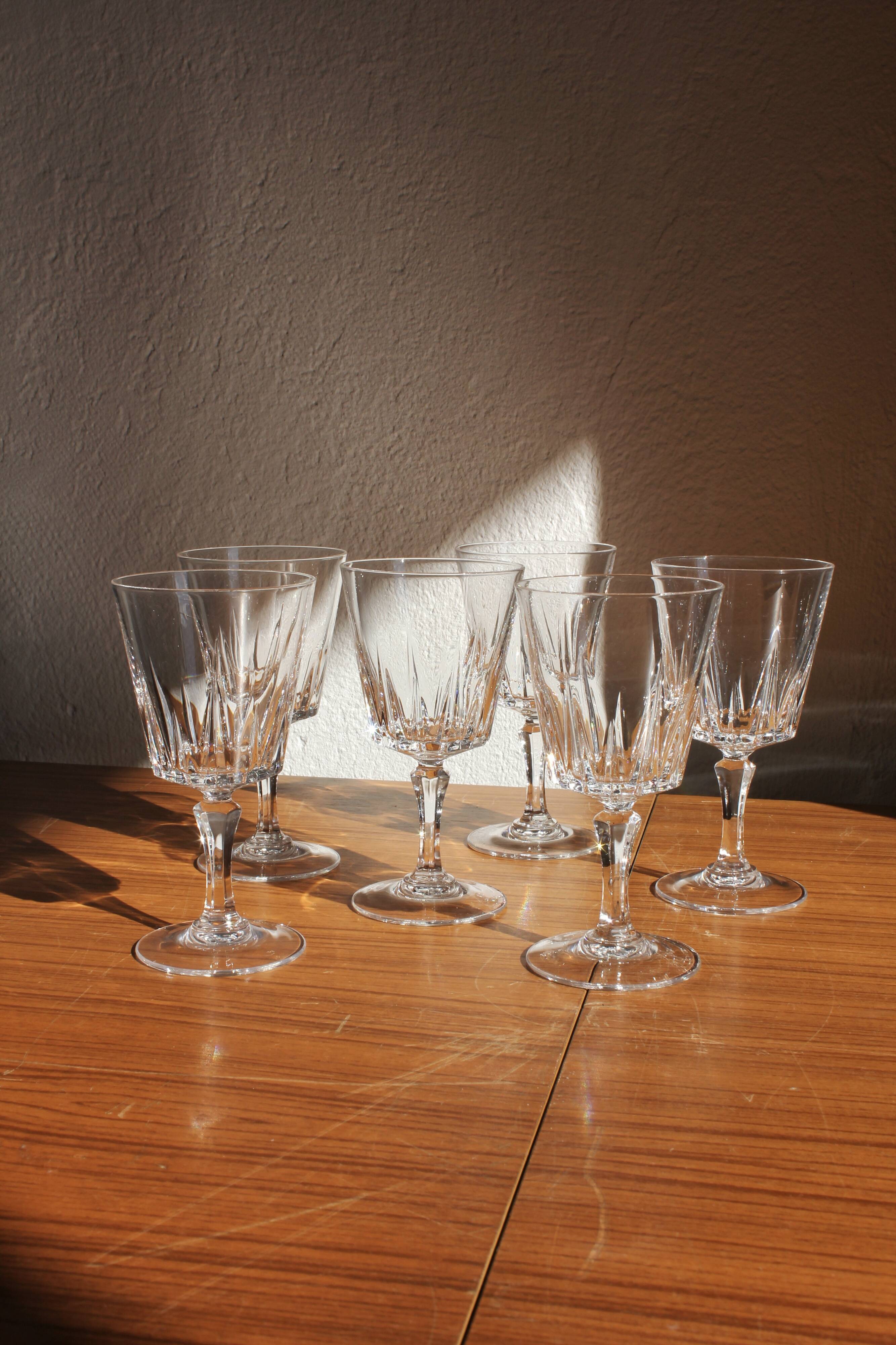 6 vintage wine glasses in Arques crystal model "Versailles"