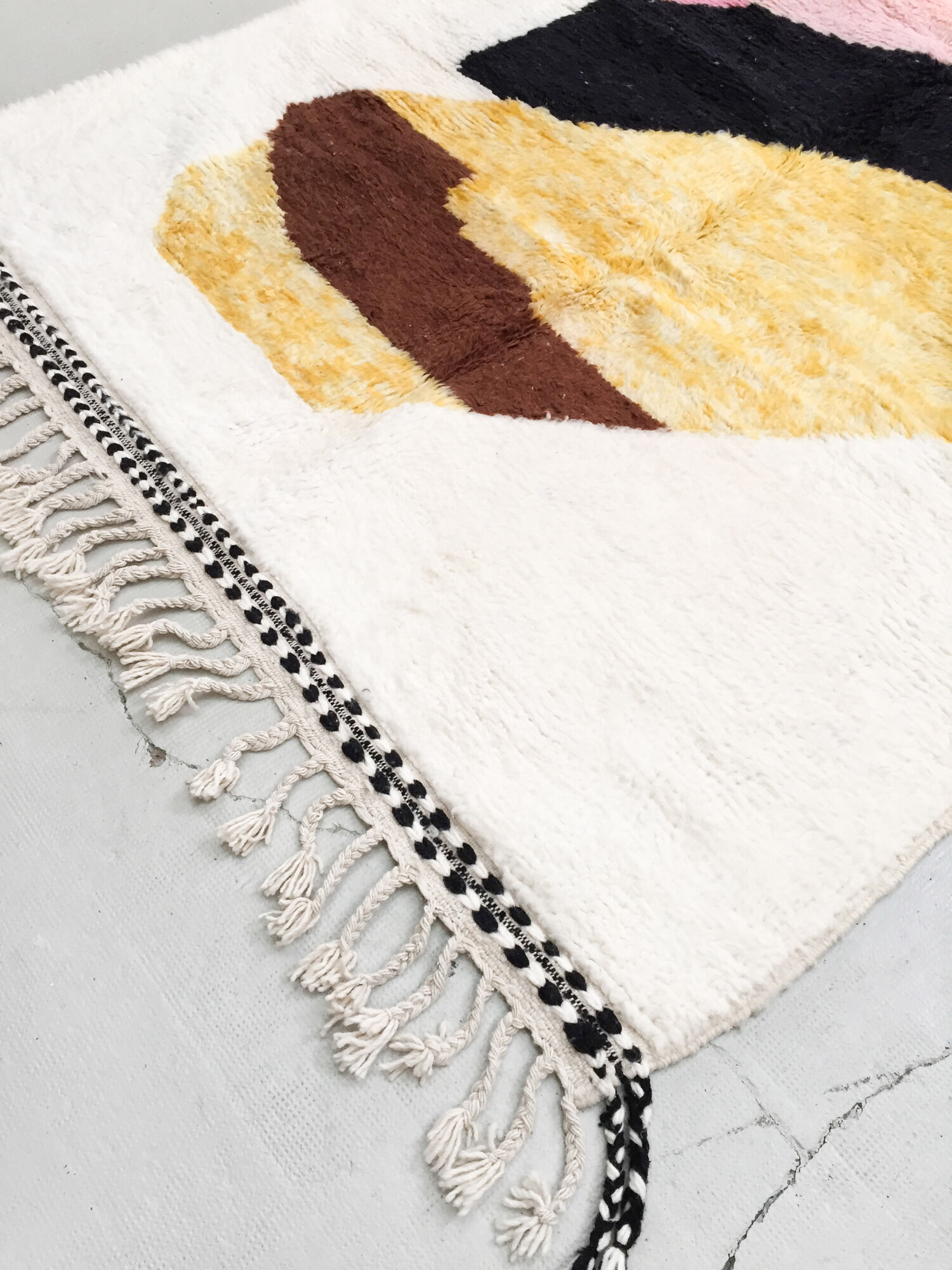 Berber carpet beni ouarain with colorful patterns 2,33x1,65m
