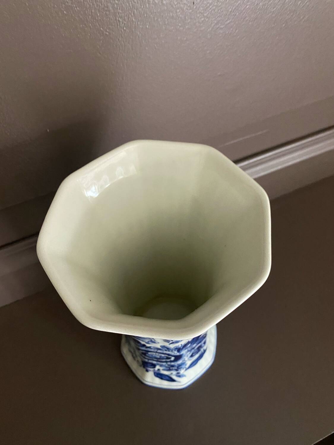 Vintage blue Delfts vase