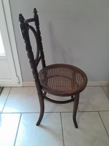 Ancienne chaise de bistrot mundus austria vienna