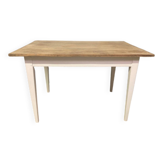 Farm table