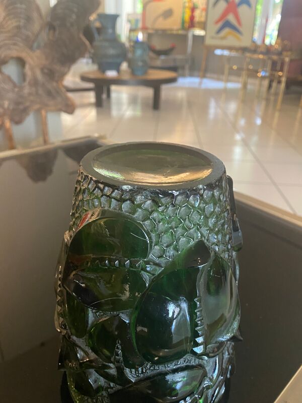 Vase en verre avec décors floraux