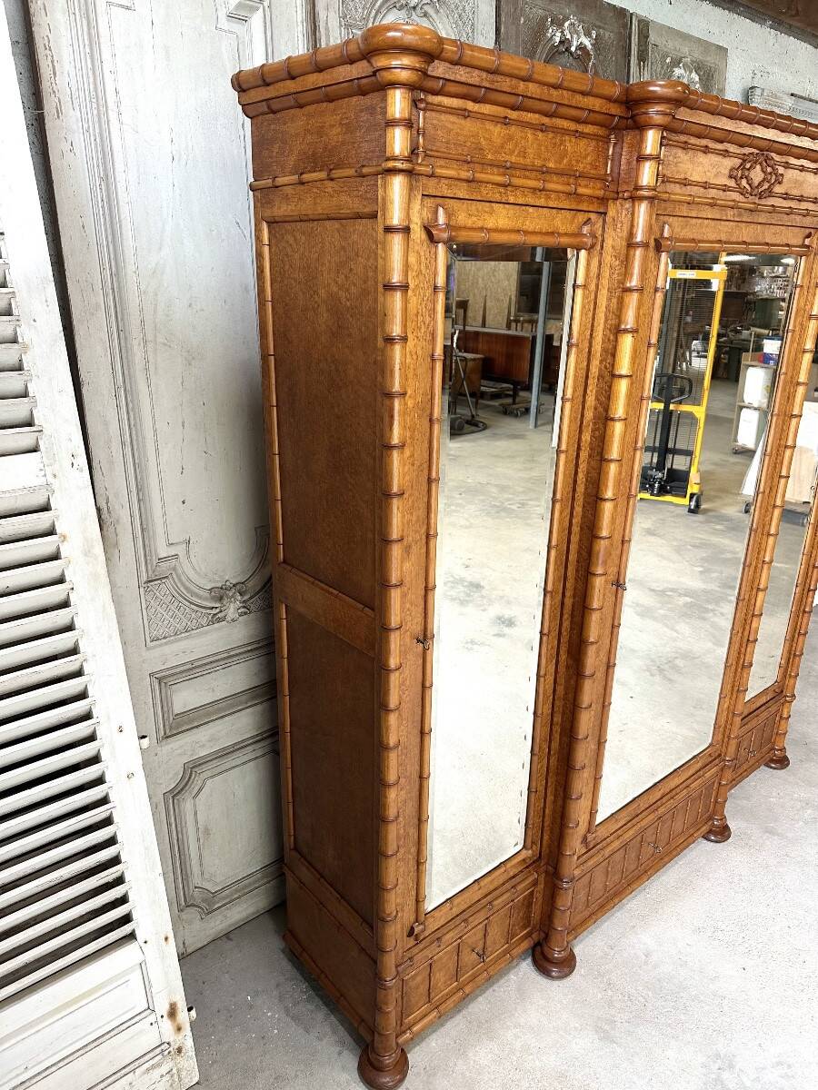 Armoire à glace 3 portes style faux bambou époque 19e siècle
