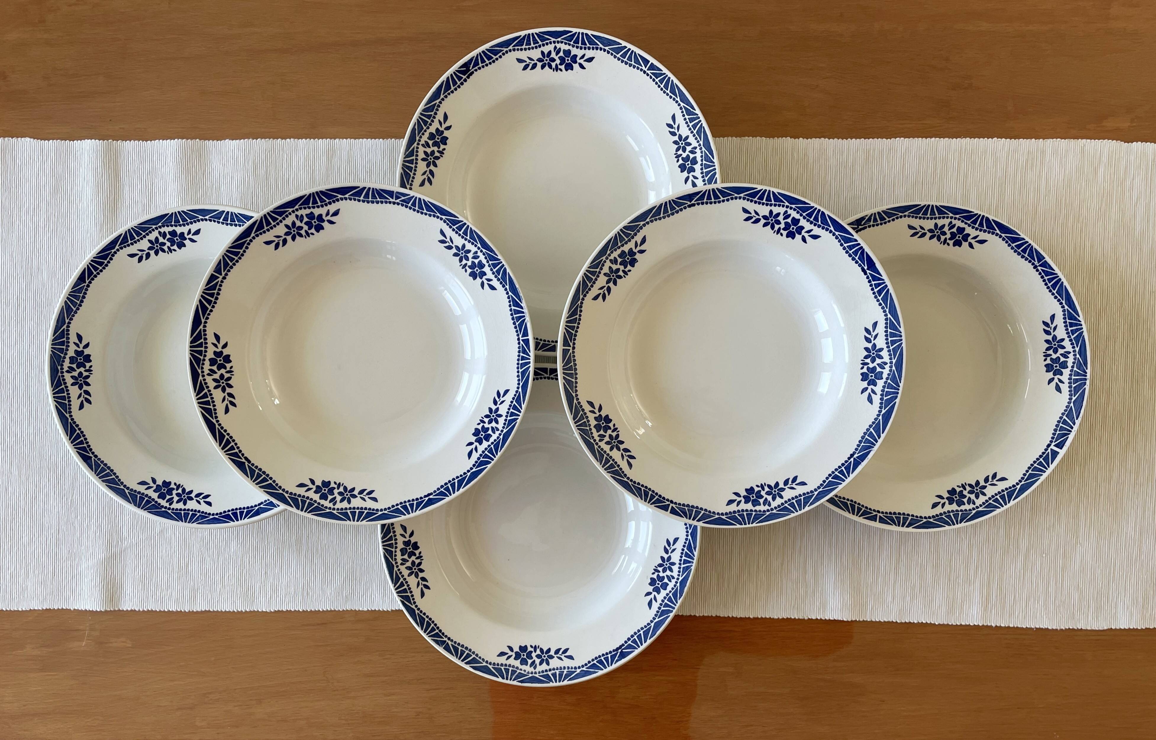 6 antique deep plates in Saint-Amand earthenware (Nord)